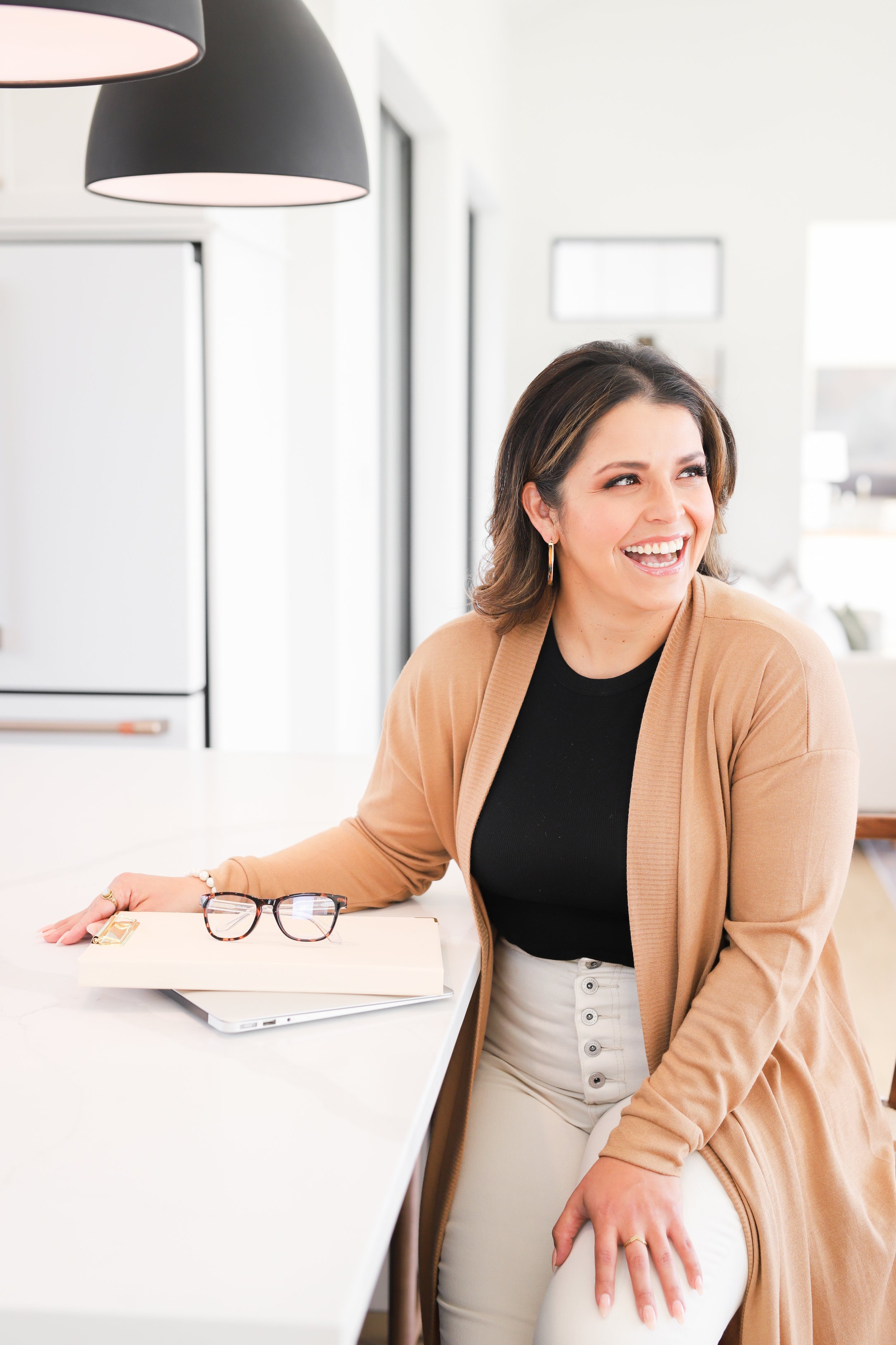 Erica Anaya Branding Session-23.jpg