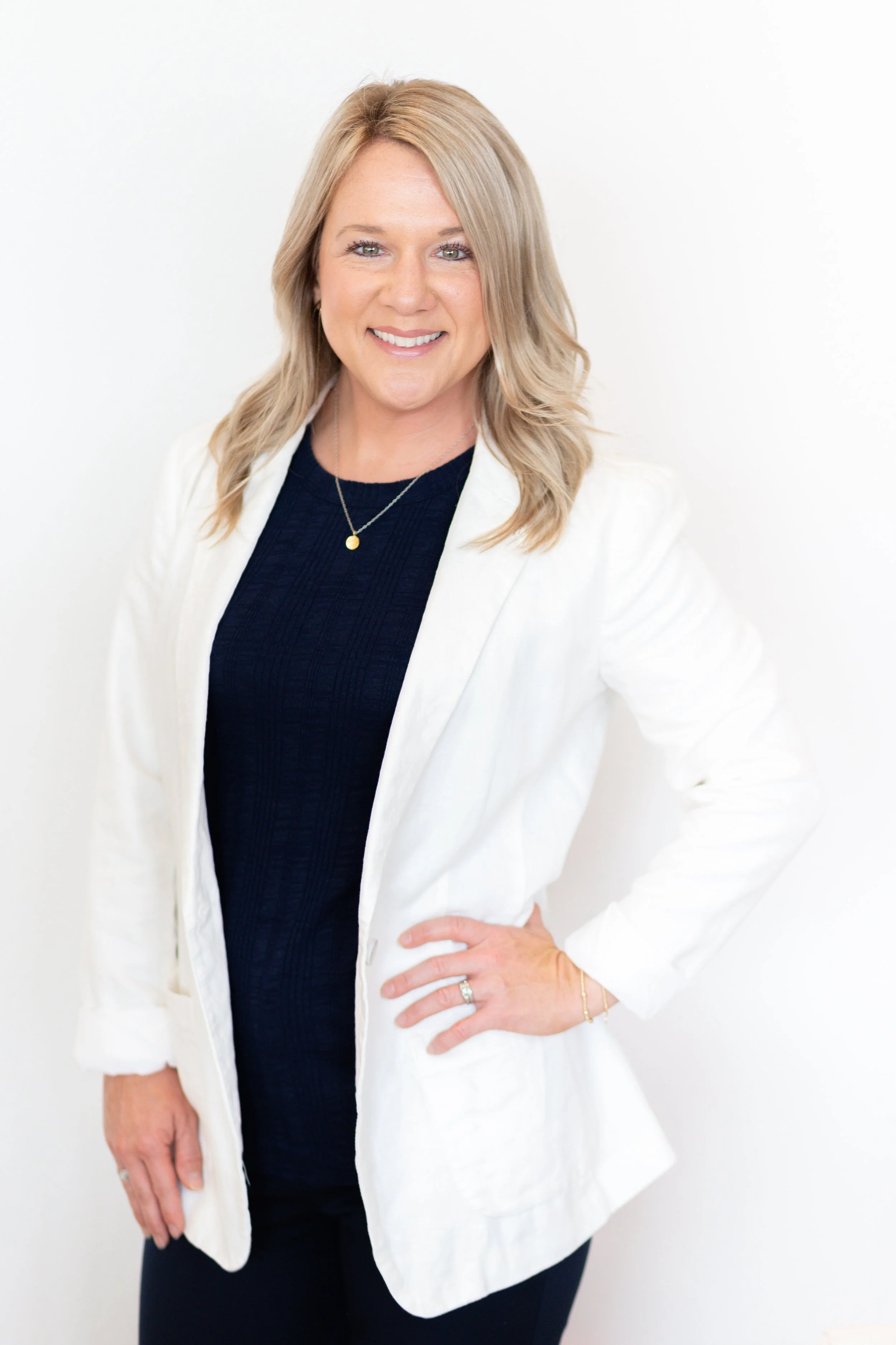 Tomie Fox Branding Session-12.jpg