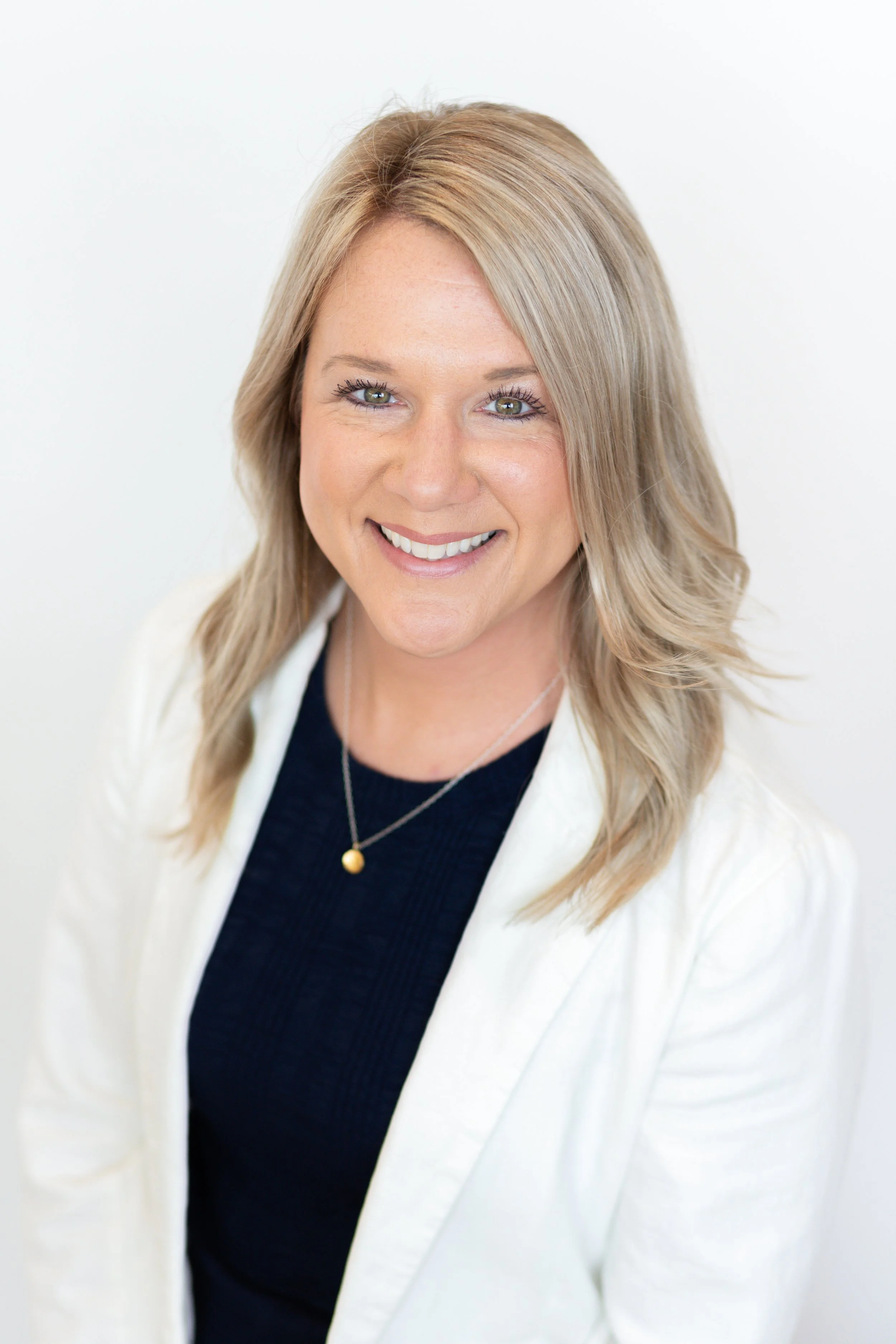 Tomie Fox Branding Session-10.jpg