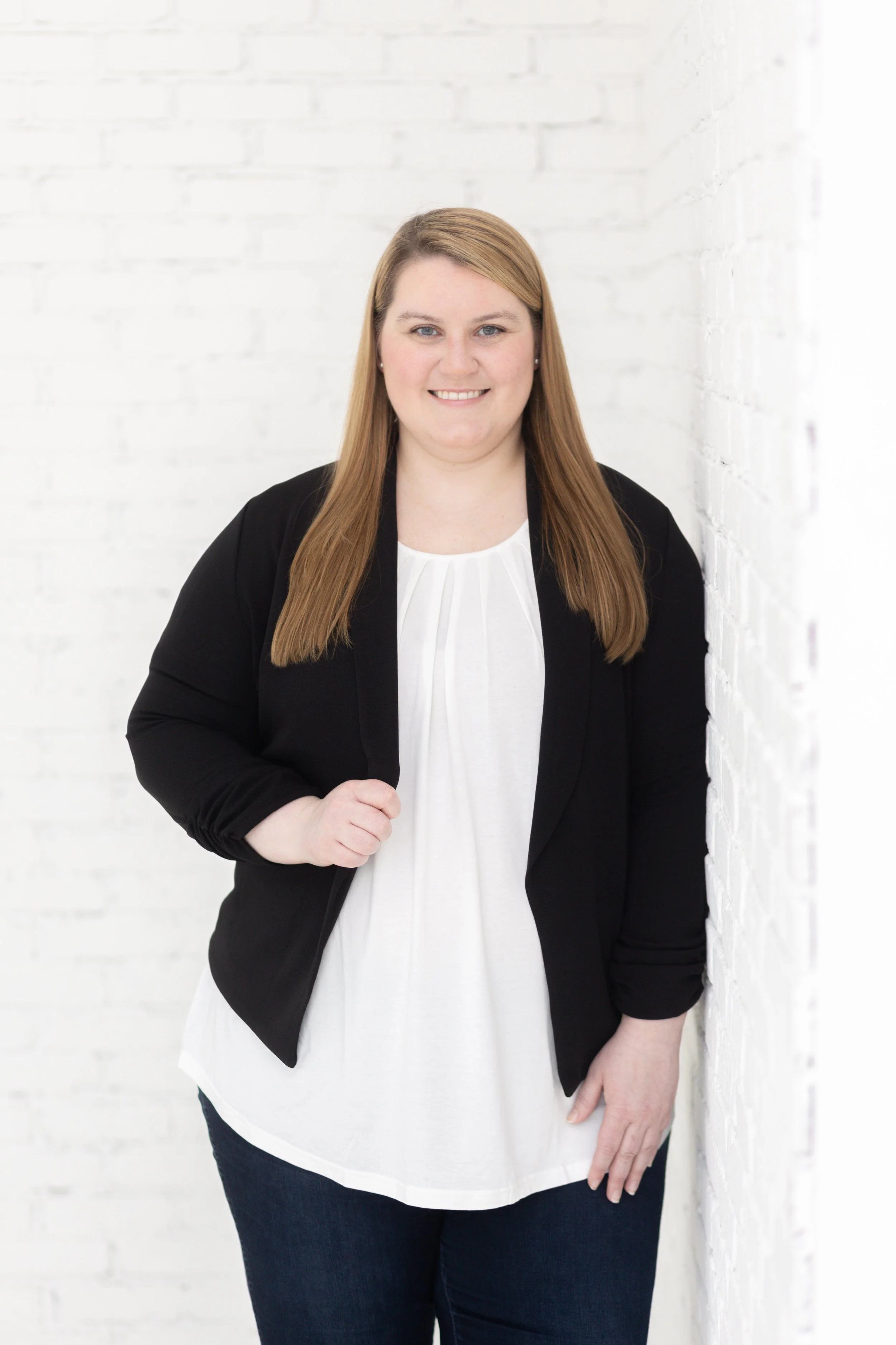 Lauren Conti Headshot Mini Session-10.jpg