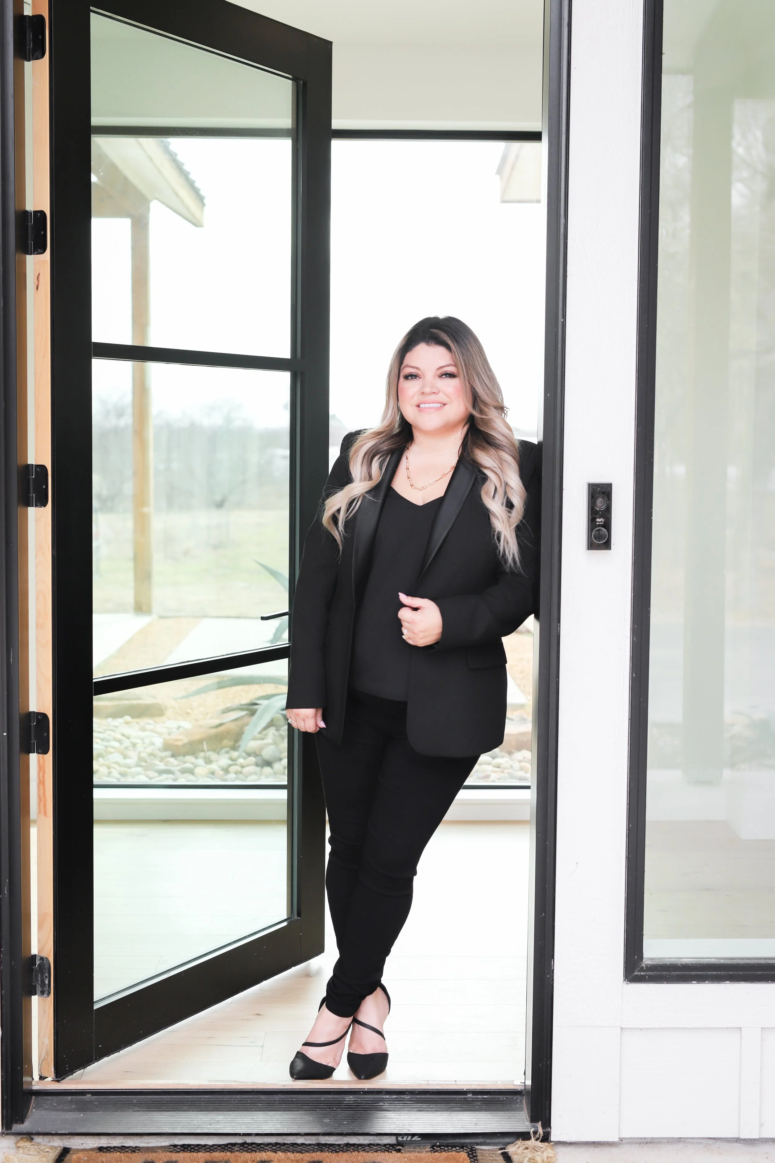 Venesa Acosta Branding Session-45.jpg