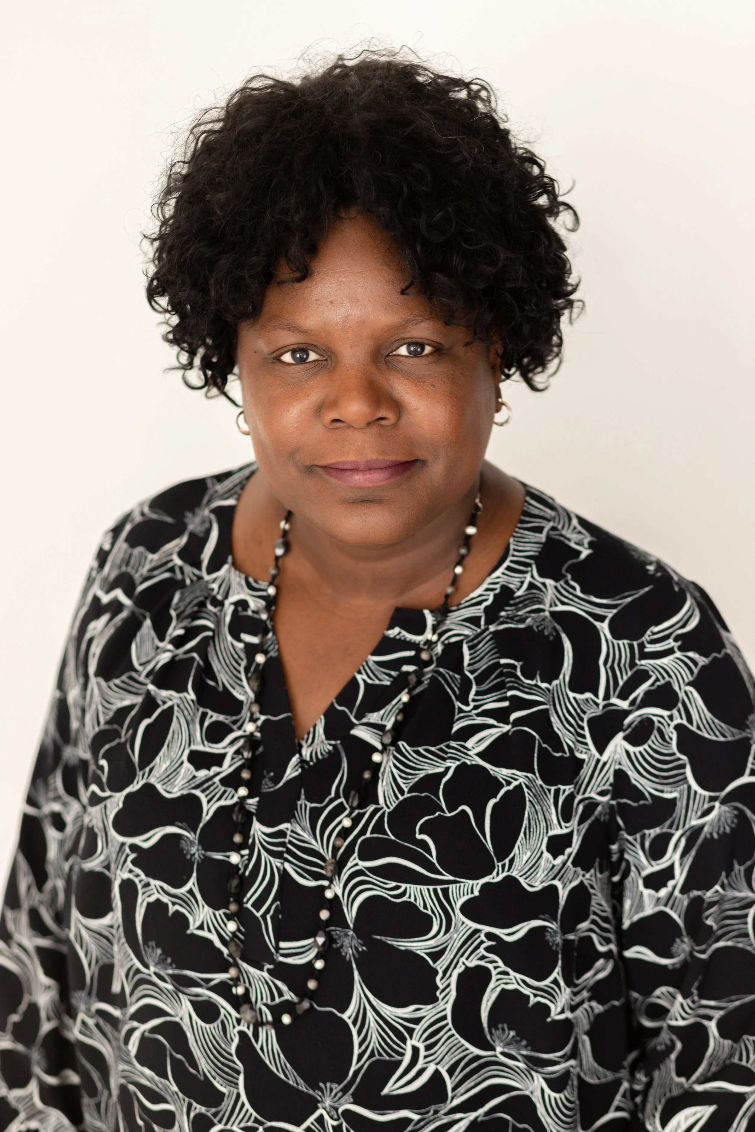 Linda Gallus Headshot Mini Session-6.jpg