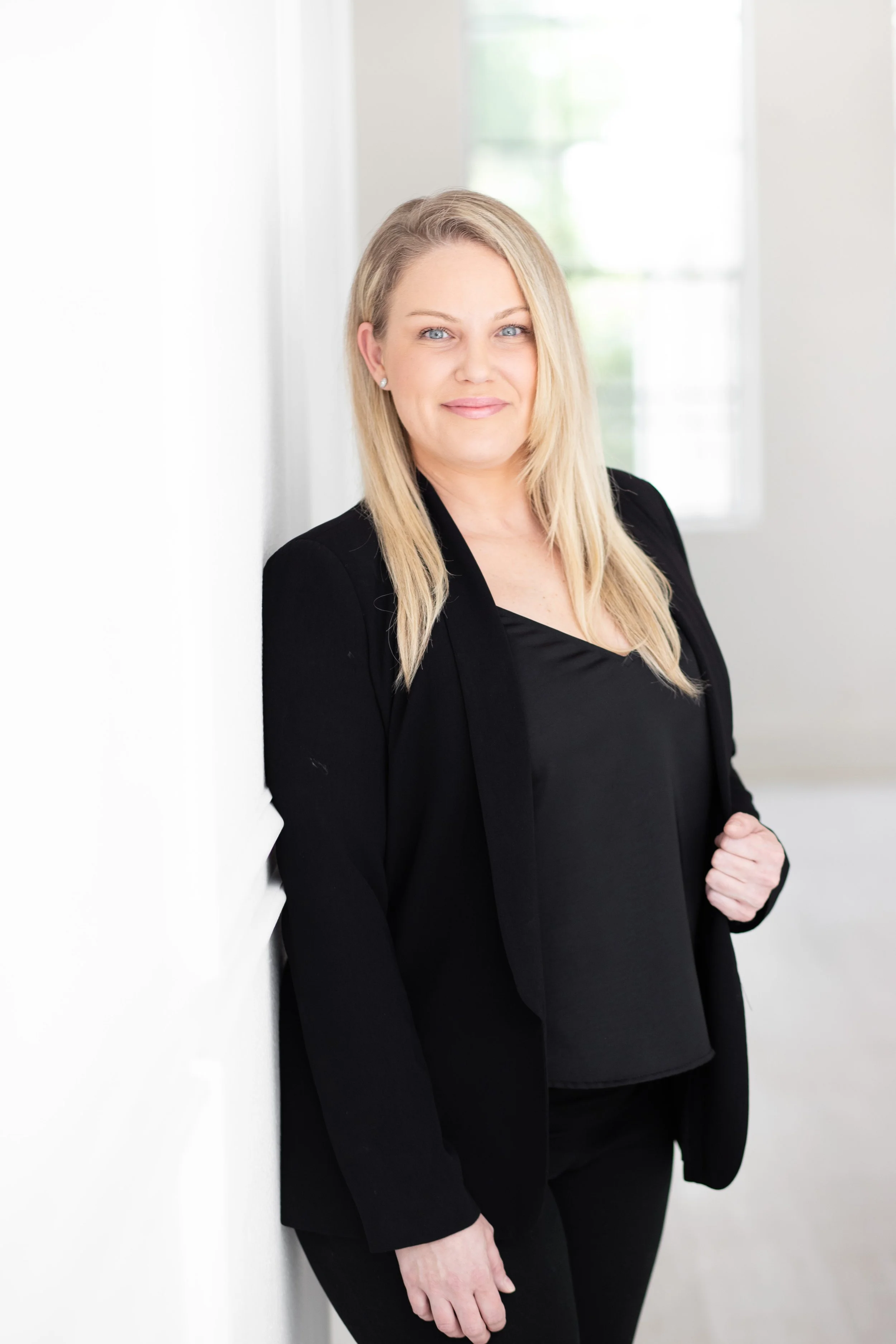 Laura Ciardetti Headshot session-11.jpg