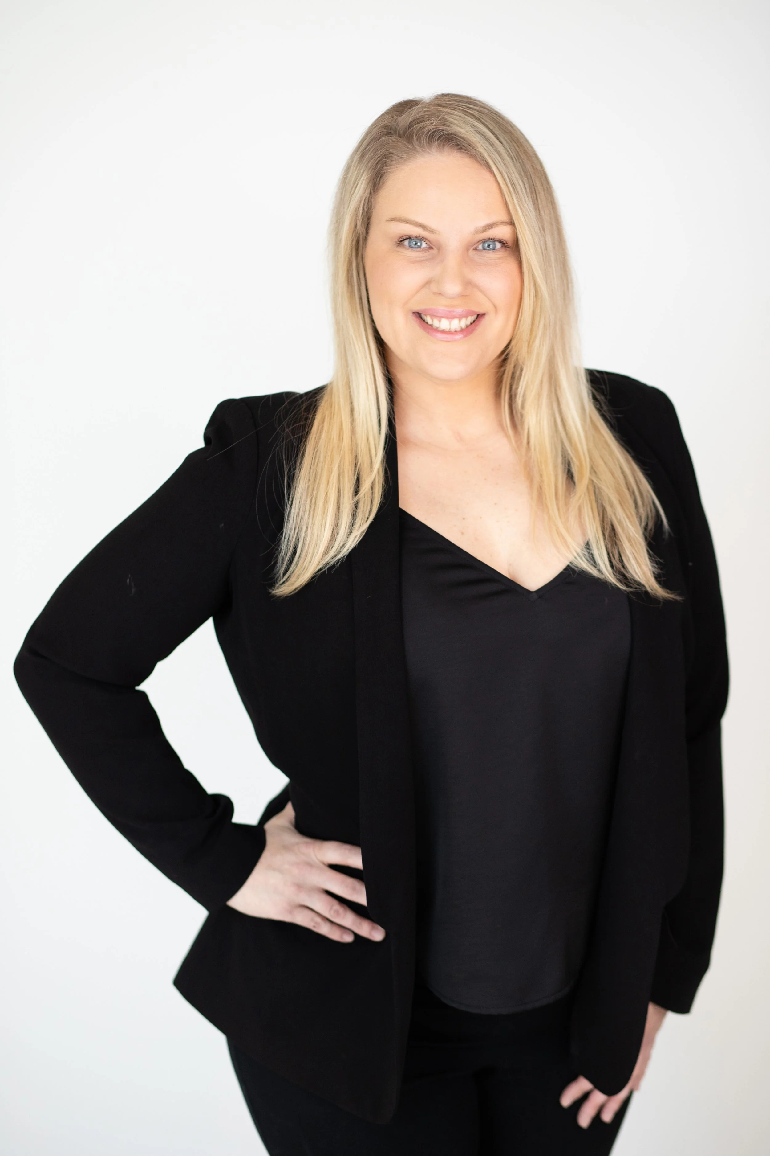 Laura Ciardetti Headshot session-10.jpg