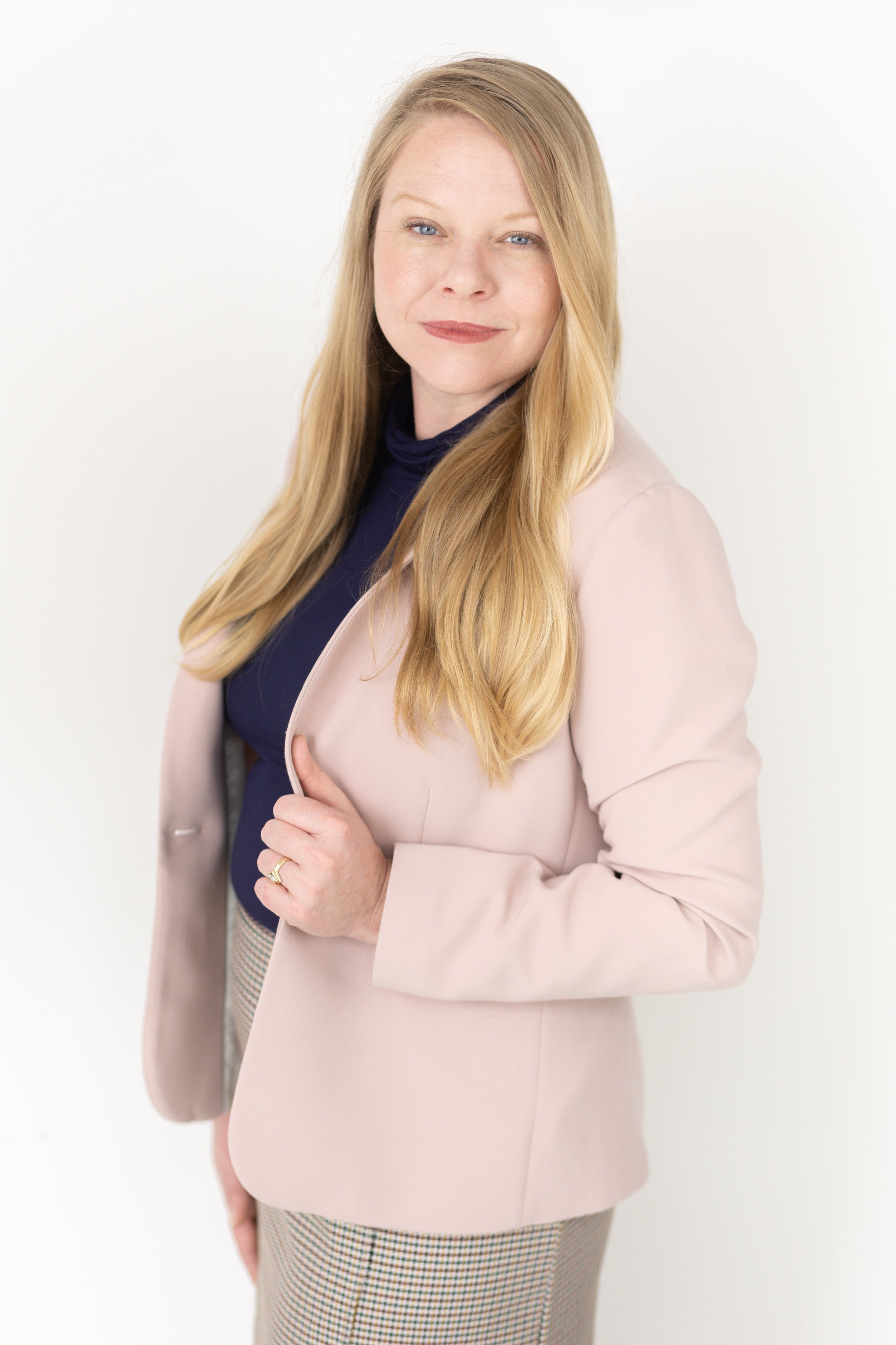 Lauren Olechna Headshot Mini Session-18.jpg