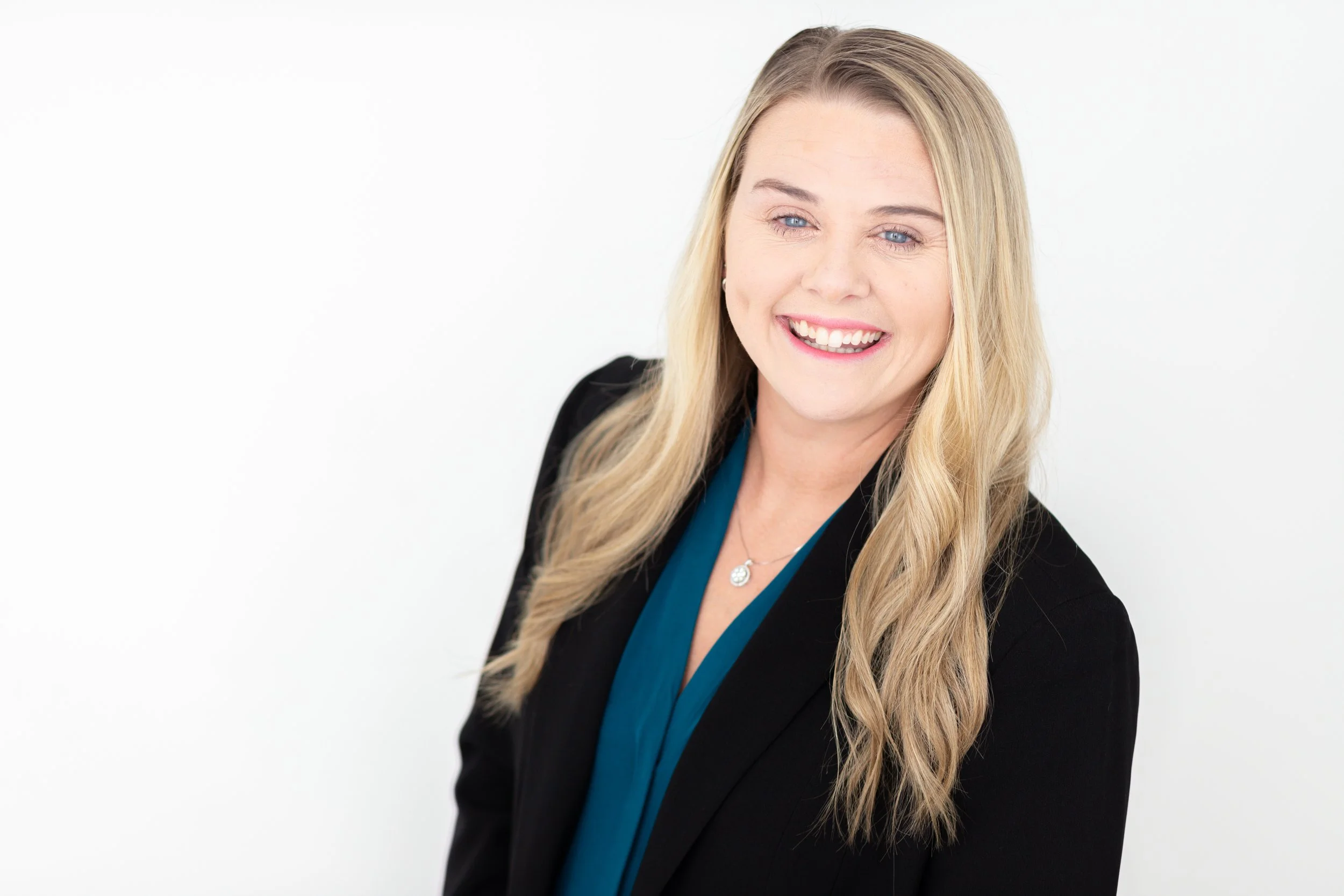 Kelsey Billings Headshot Mini Session-6.jpg