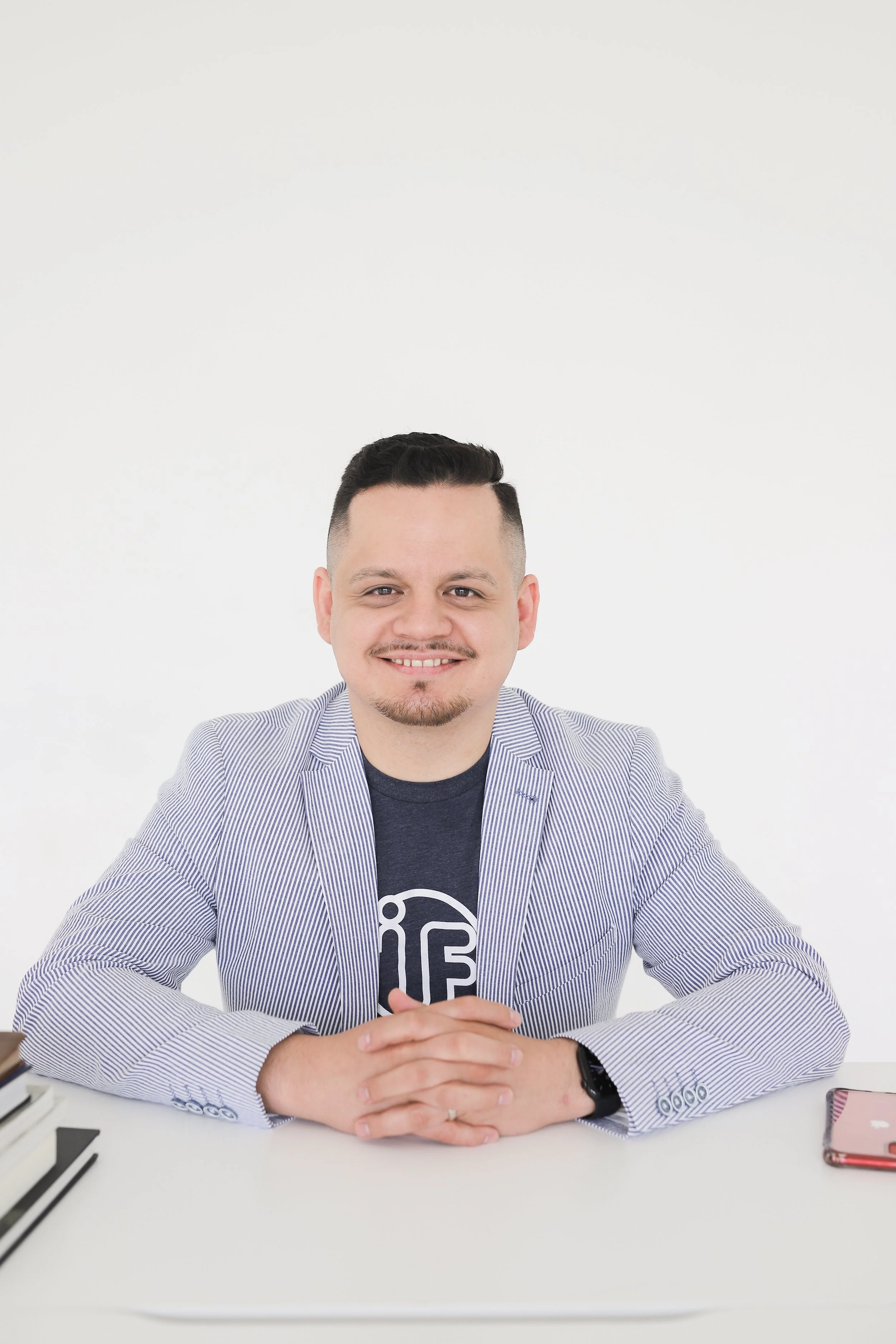 Alex Valle Mini Branding Session-20.jpg