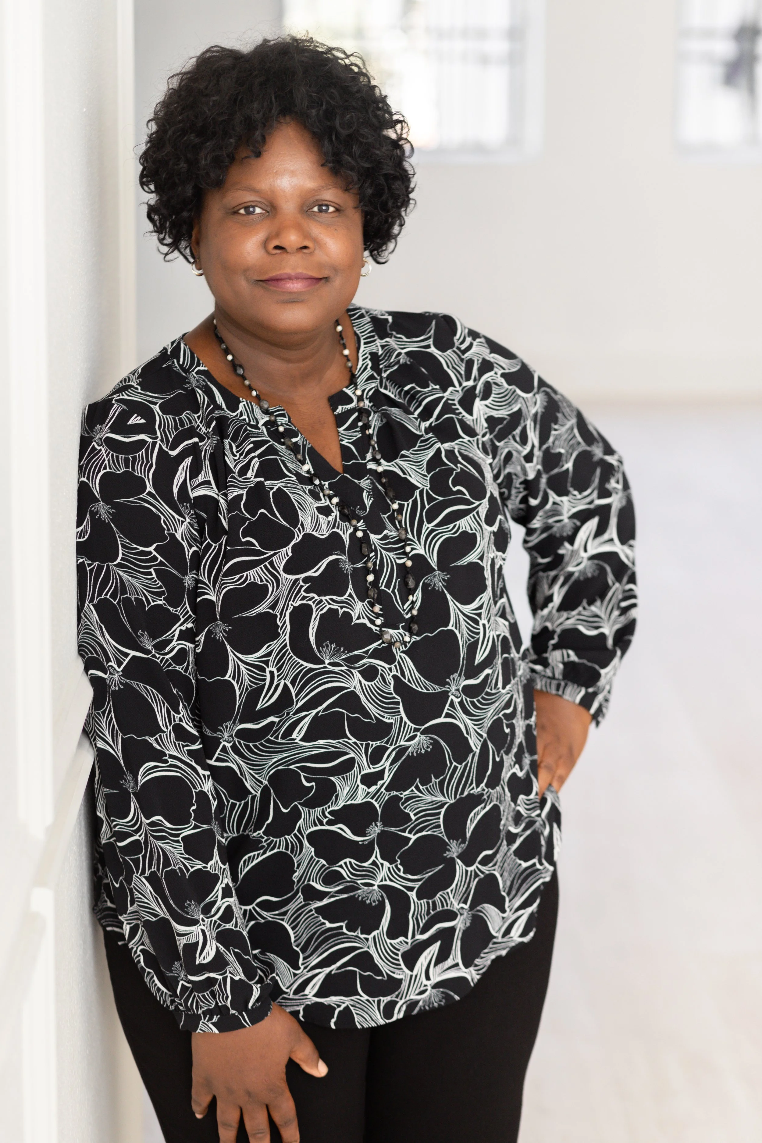 Linda Gallus Headshot Mini Session-10.jpg