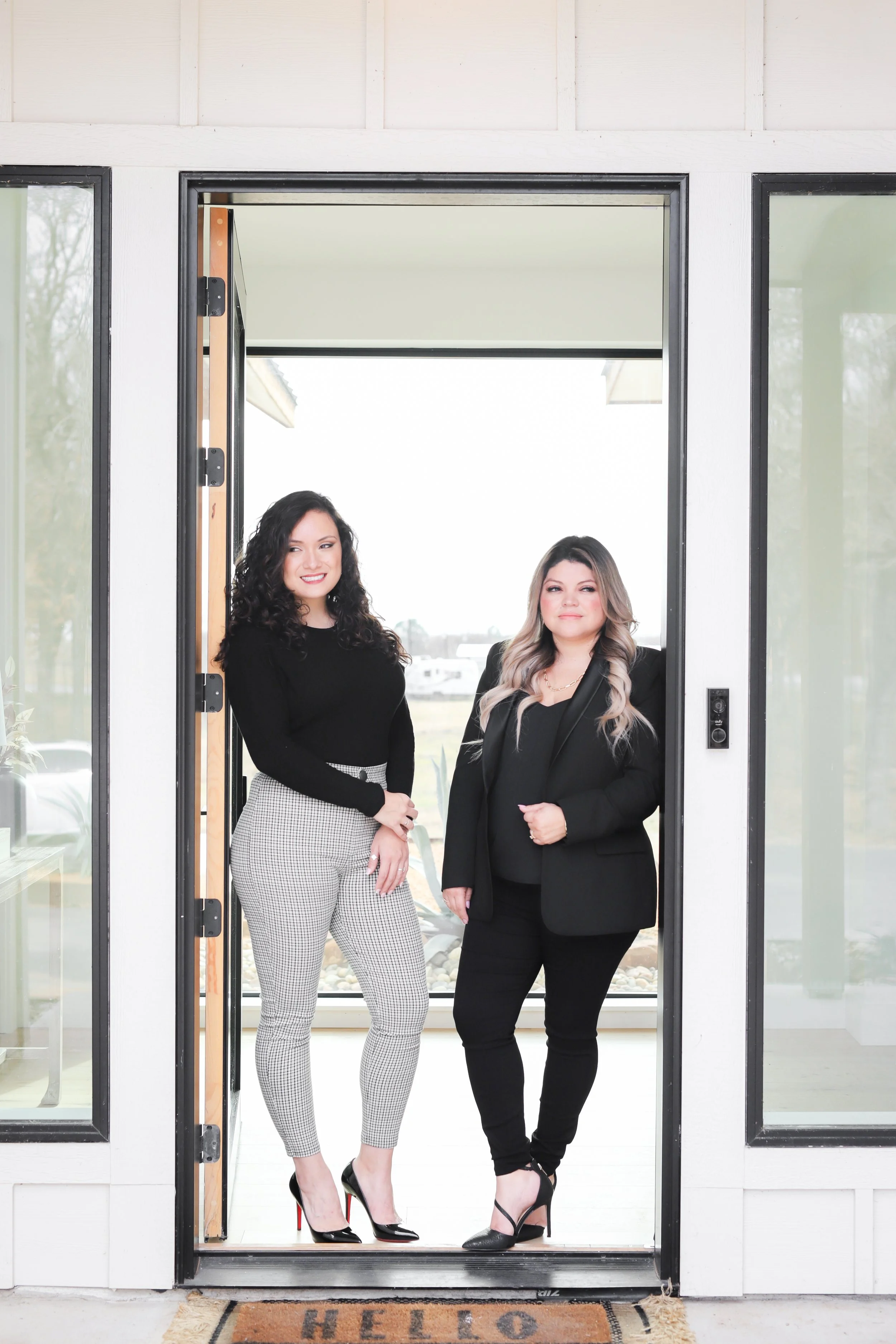 Venesa Acosta Branding Session-42.jpg