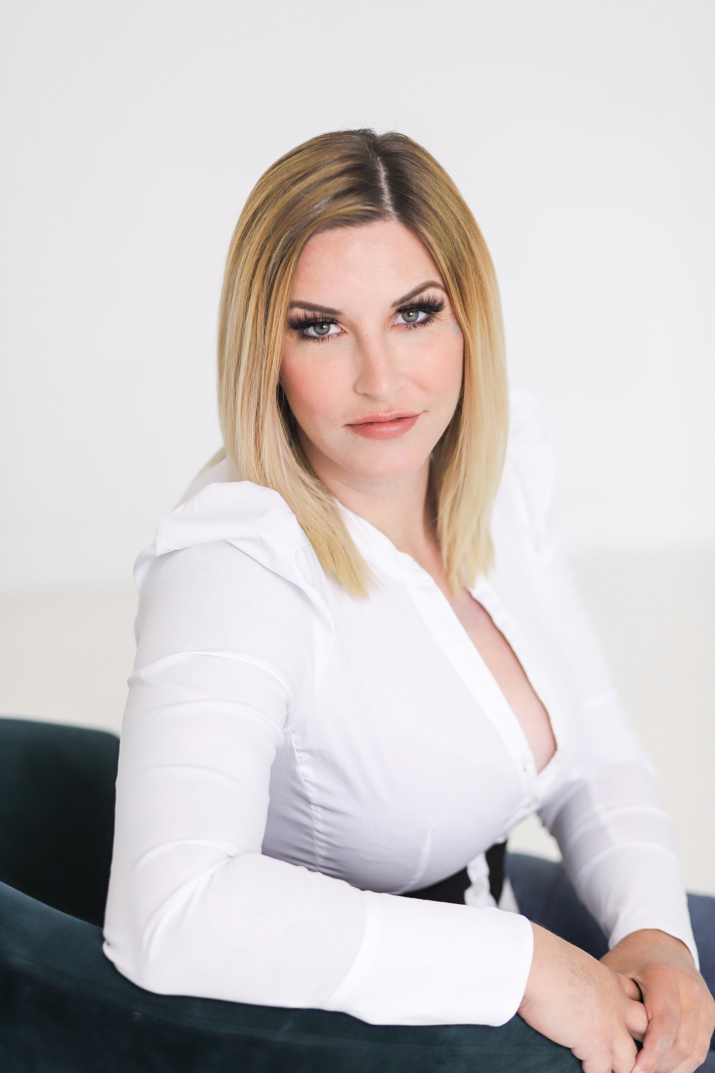 Tatiana Devecki Team Session-5.jpg