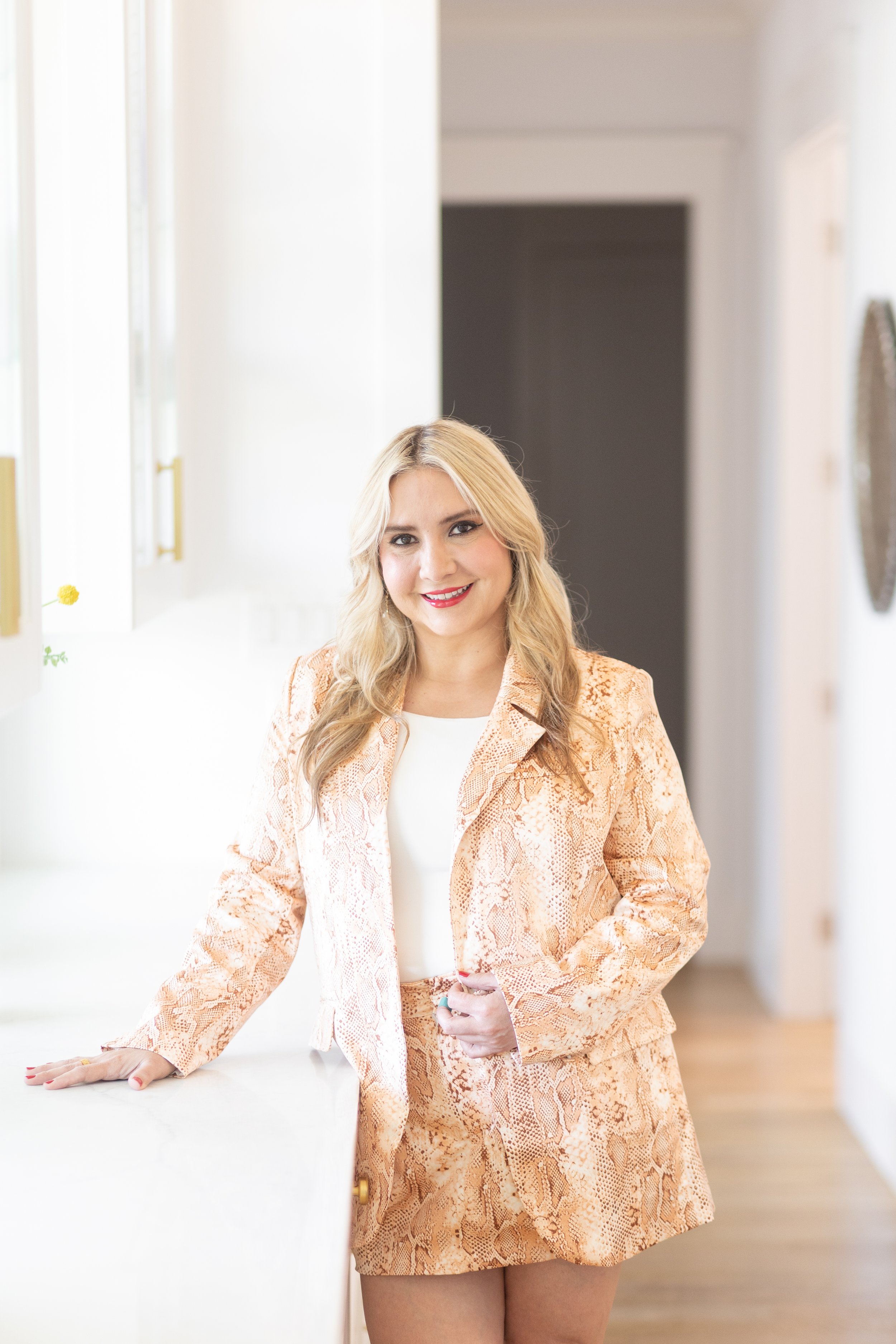 Maribel Saldivar Branding Session-4.jpg