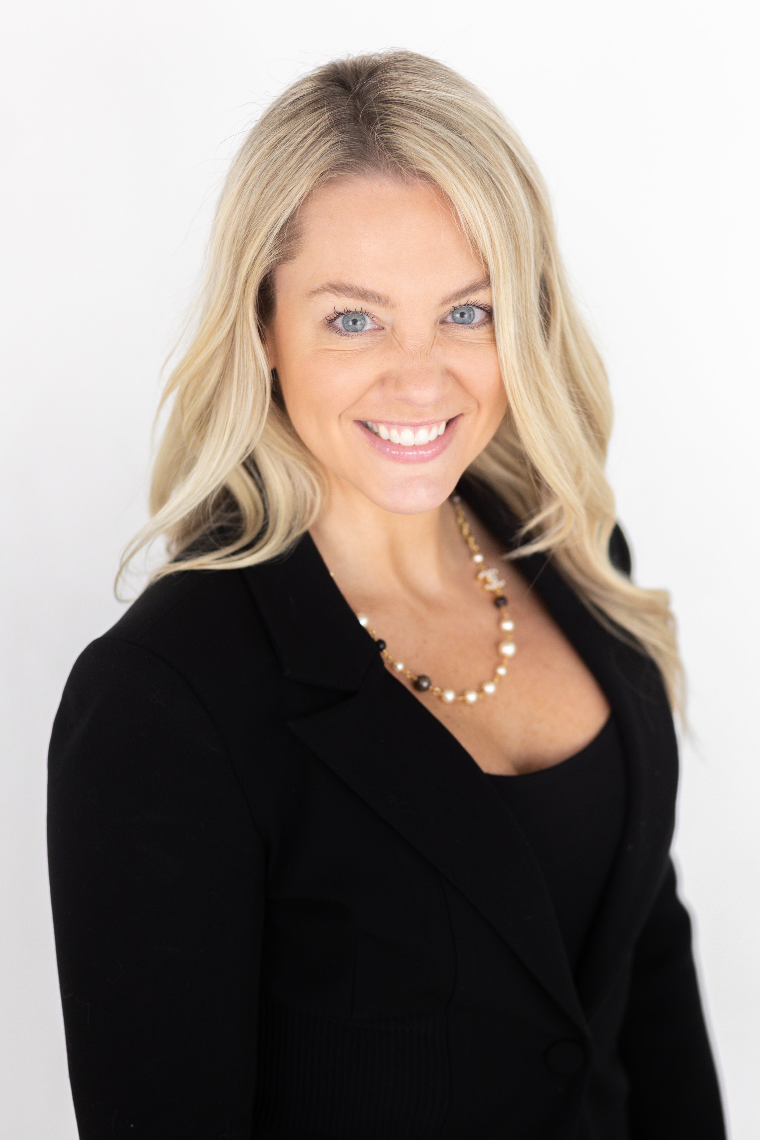 Jesselyn Hayes Headshot Mini Session-15.jpg