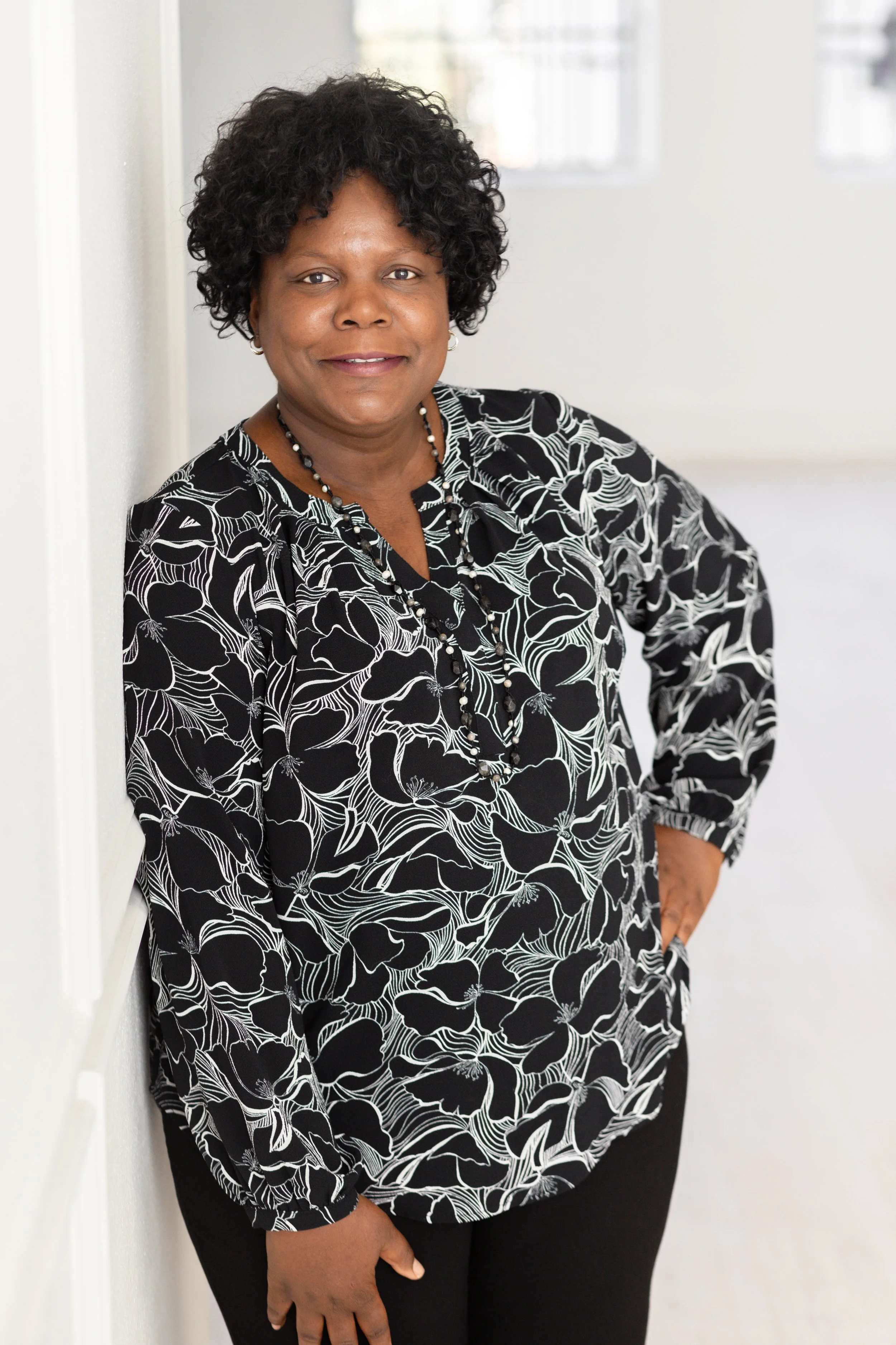 Linda Gallus Headshot Mini Session-11.jpg