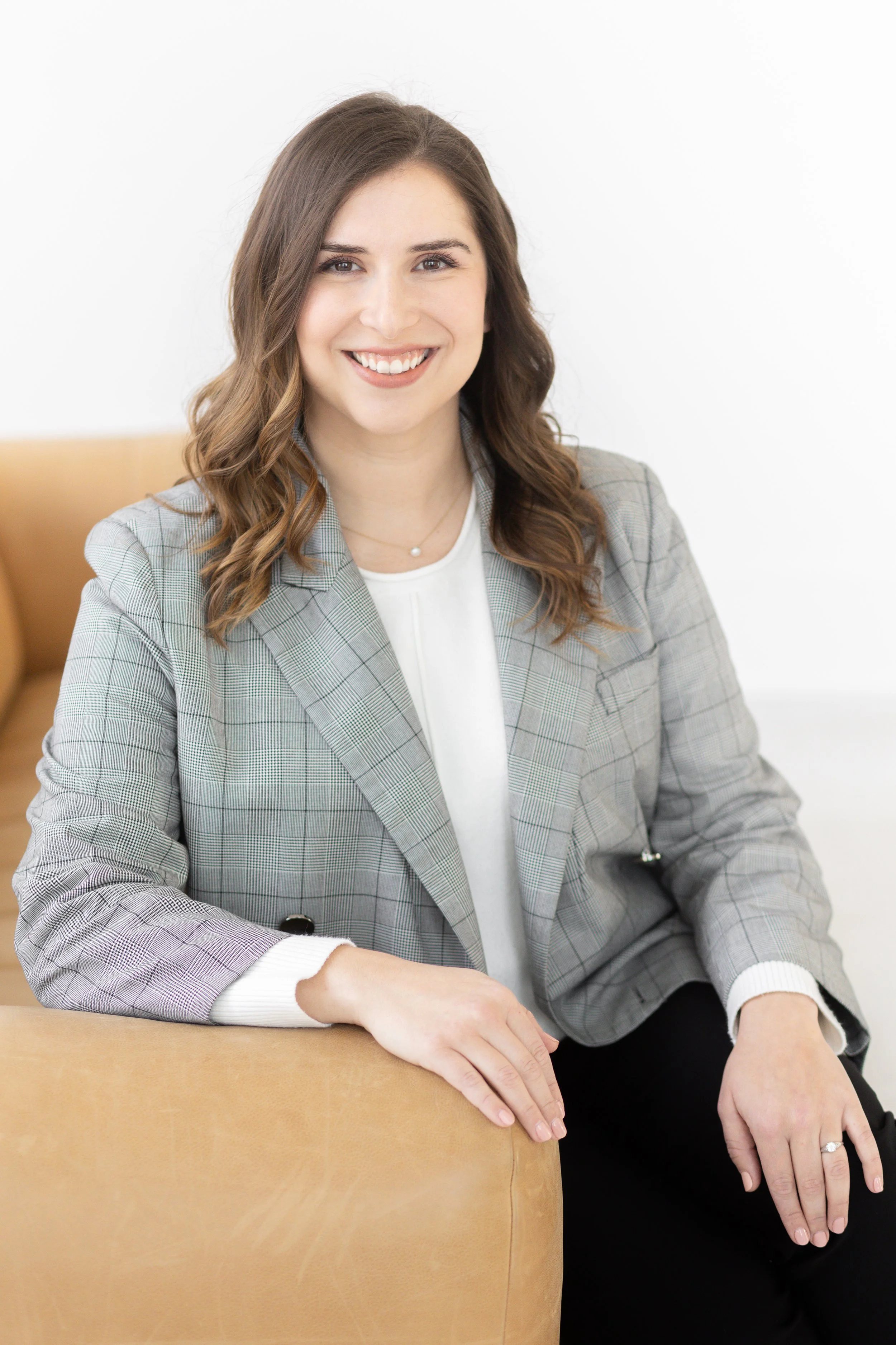 Andrea Thorne-Thomsen Headshot Mini Session-14.jpg