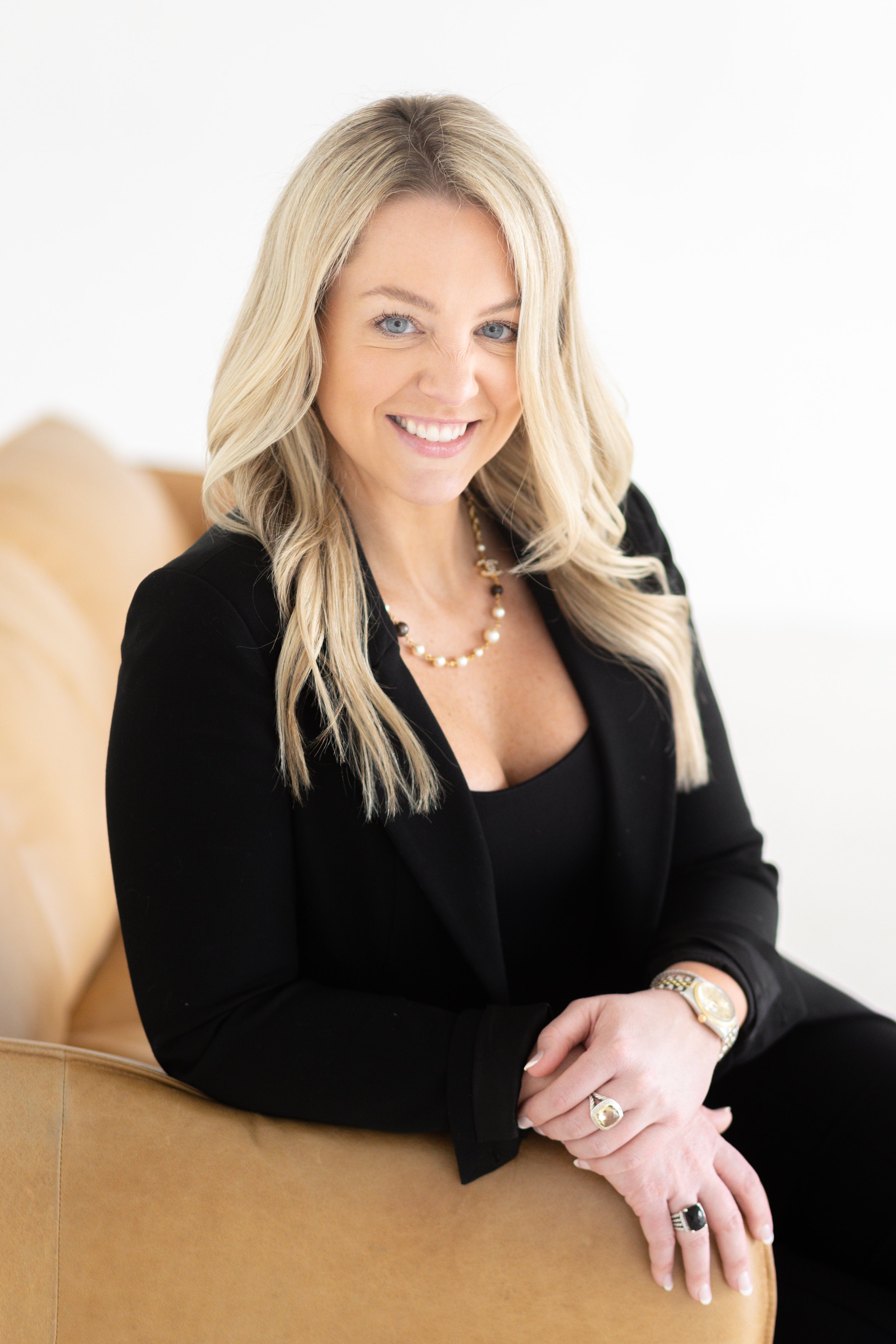 Jesselyn Hayes Headshot Mini Session-28.jpg