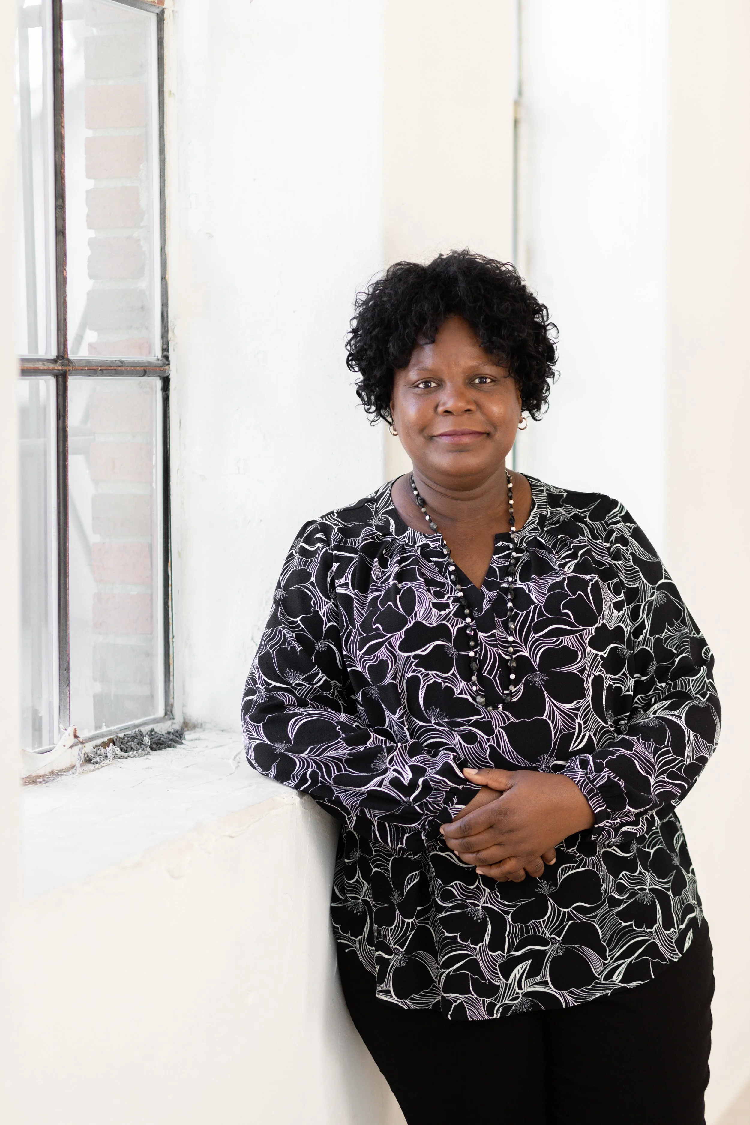 Linda Gallus Headshot Mini Session-17.jpg