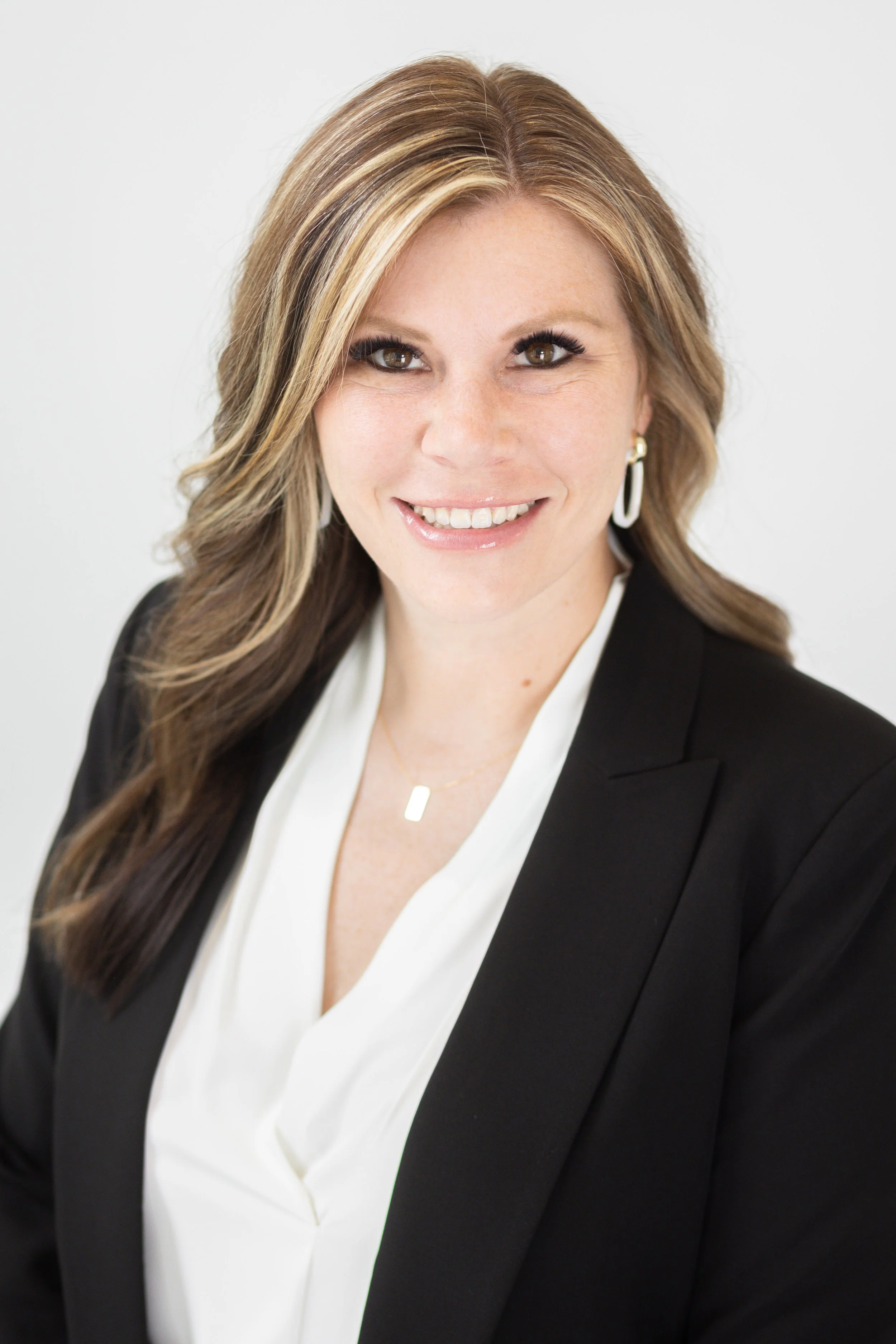 Lisa Valdez Headshot Mini Session-1.jpg