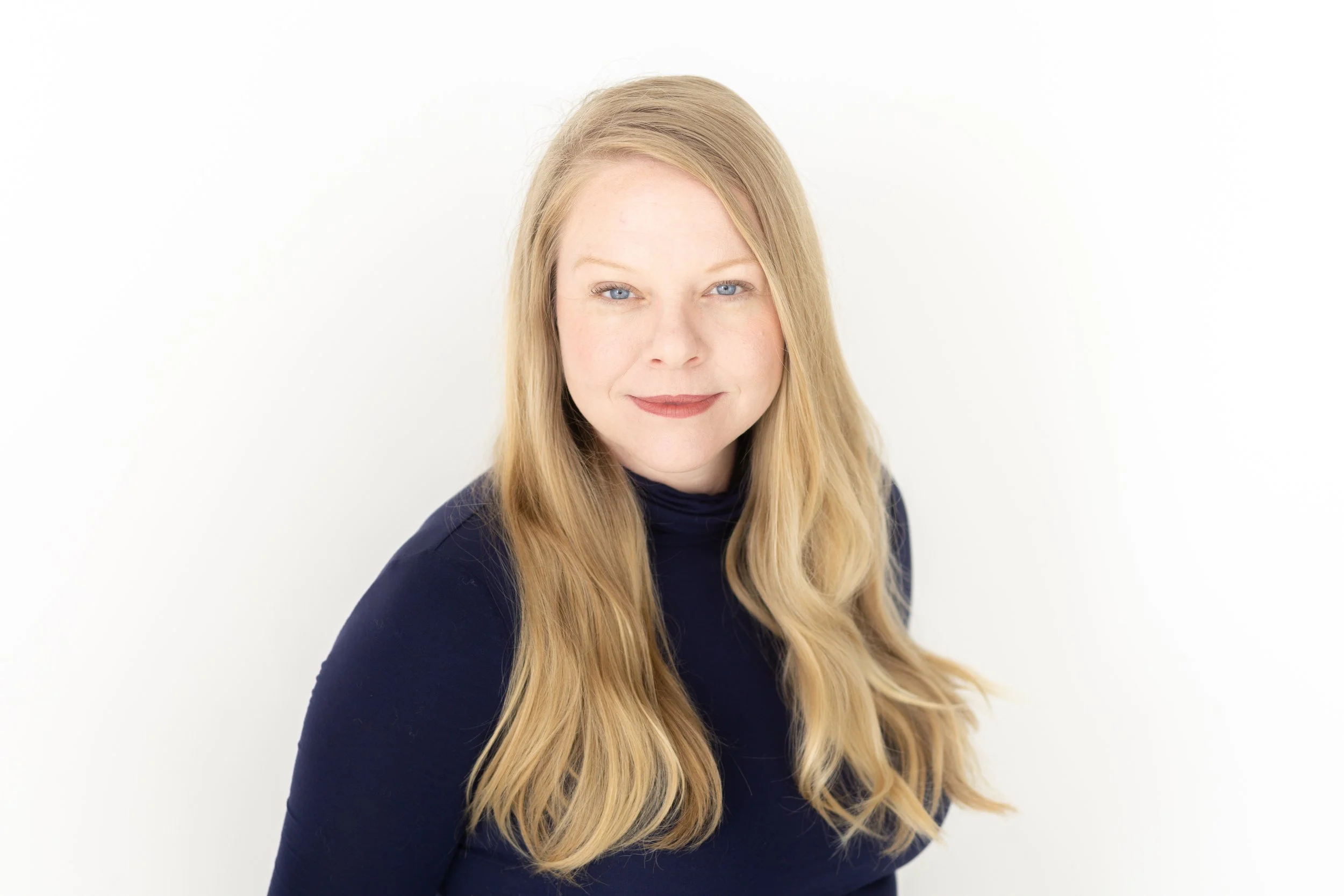 Lauren Olechna Headshot Mini Session-4.jpg