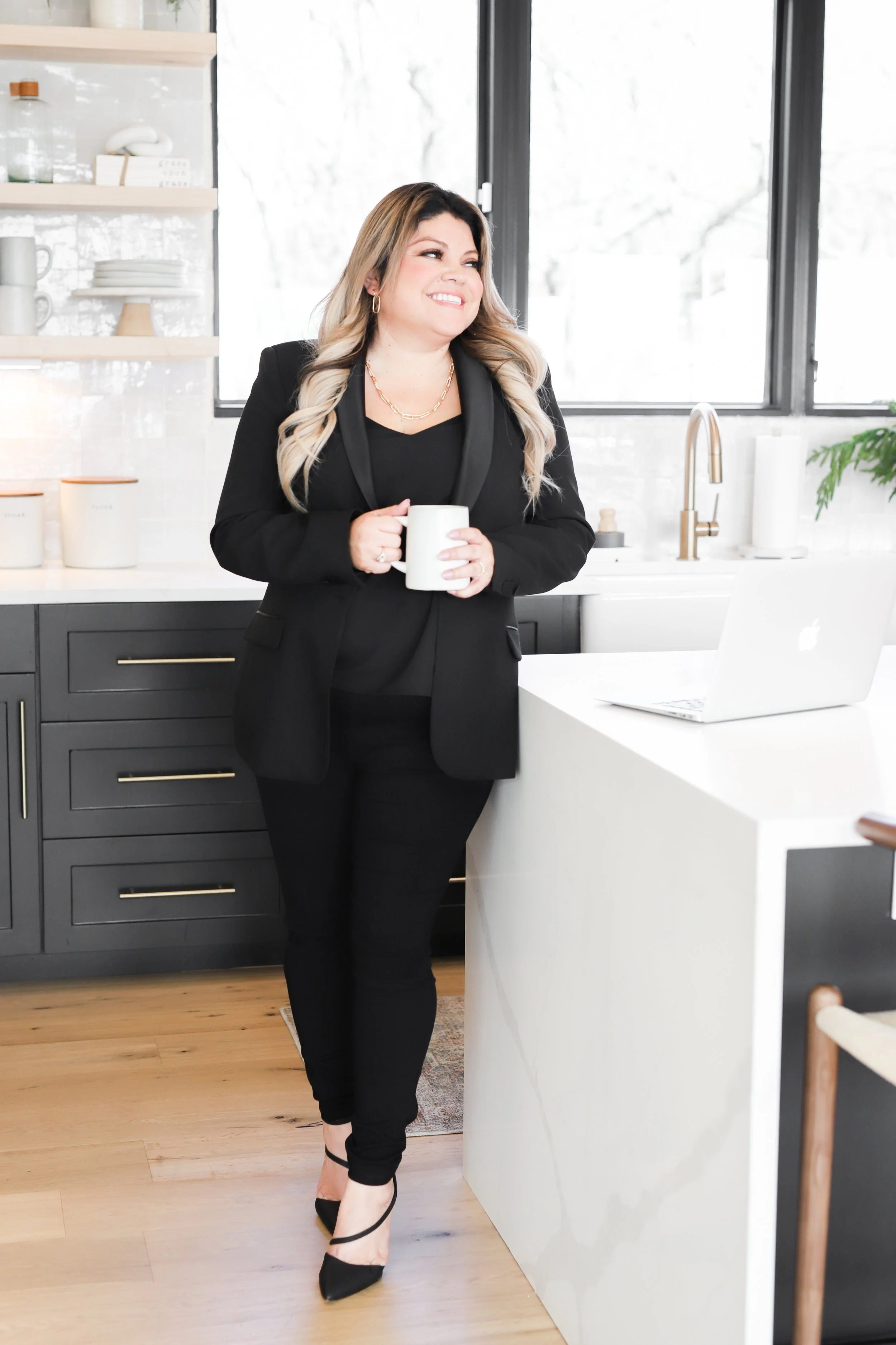 Venesa Acosta Branding Session-10.jpg