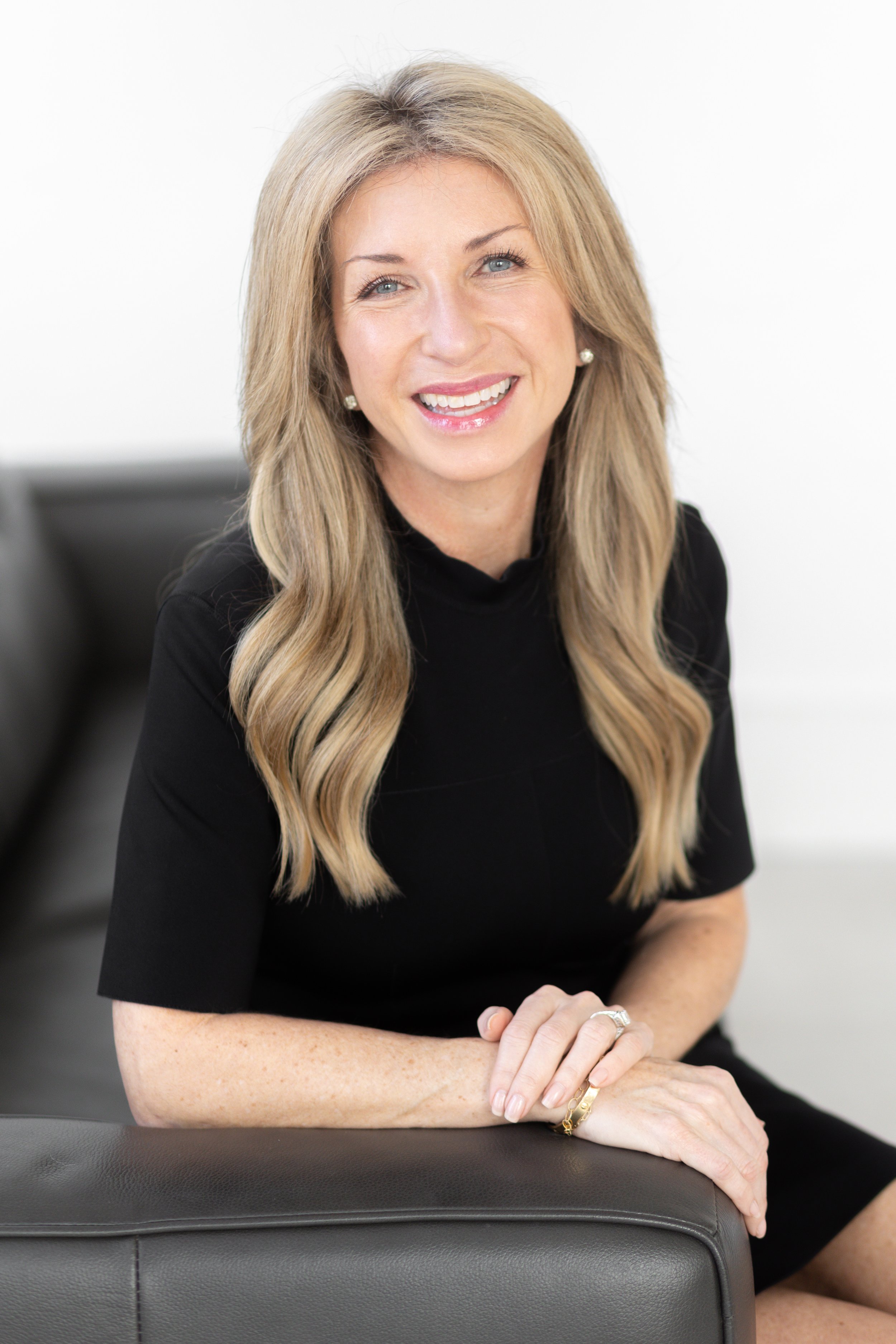 Penny Johnson Headshot Mini Session-16.jpg