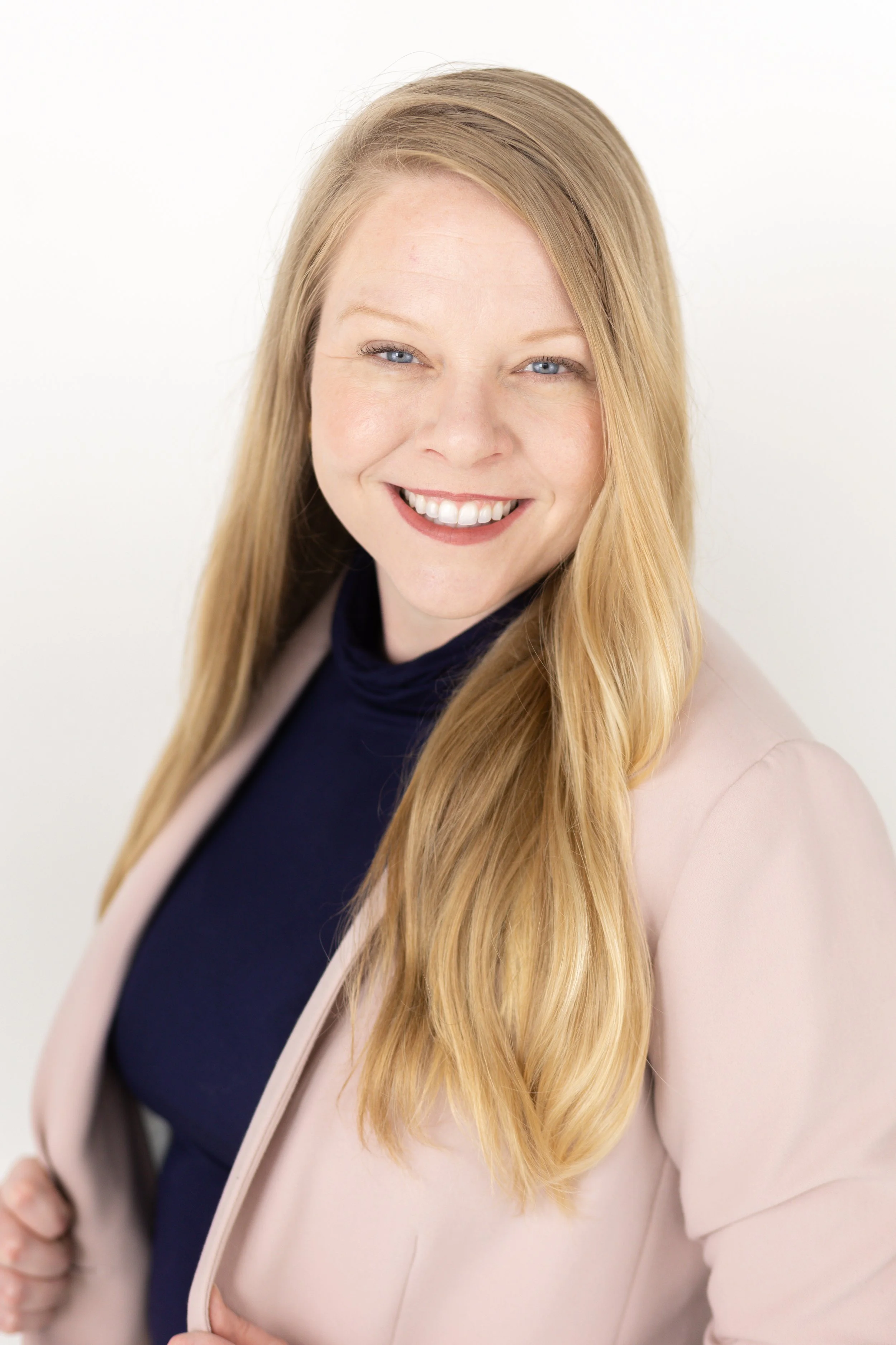 Lauren Olechna Headshot Mini Session-12.jpg