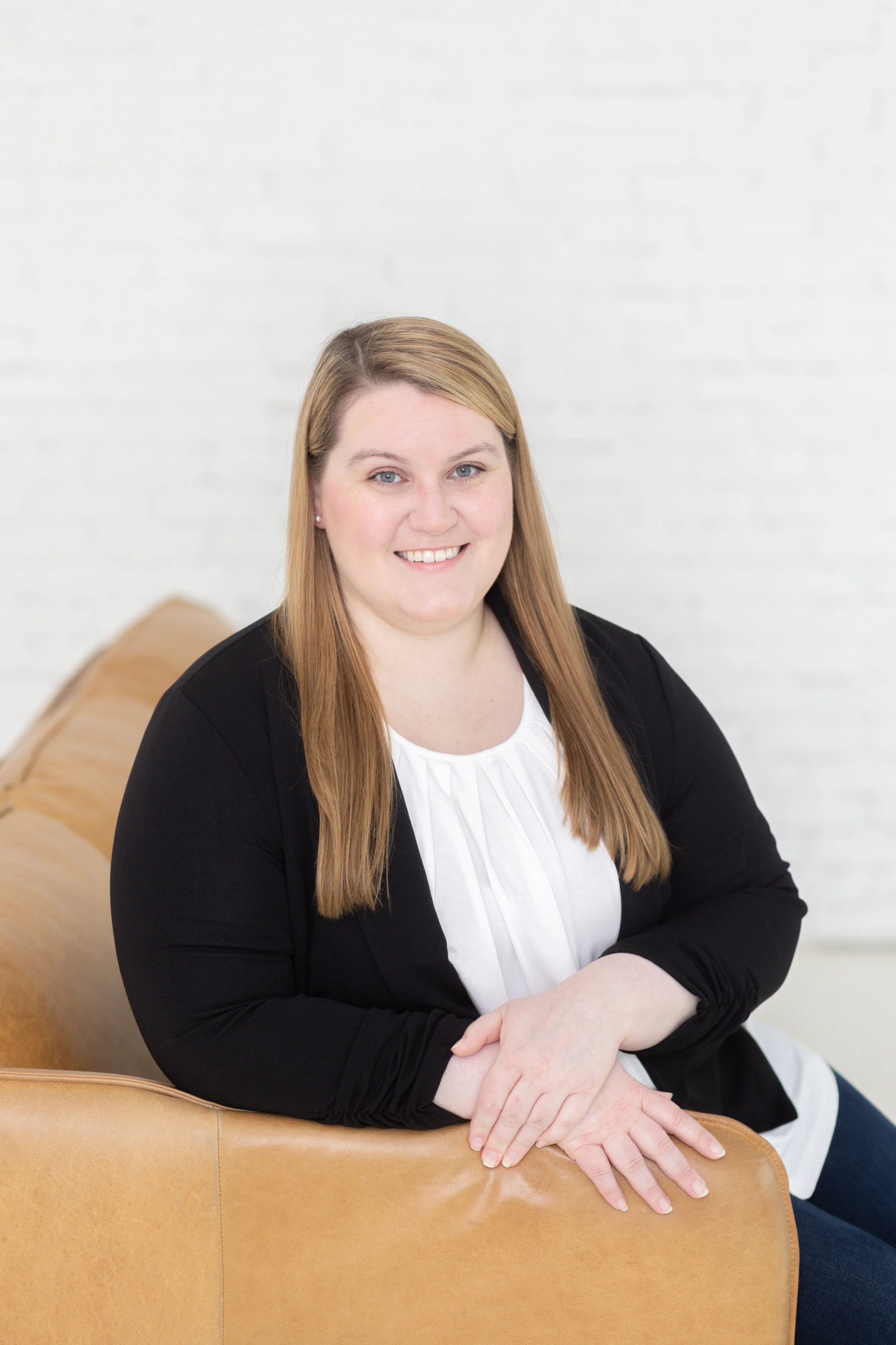 Lauren Conti Headshot Mini Session-7.jpg