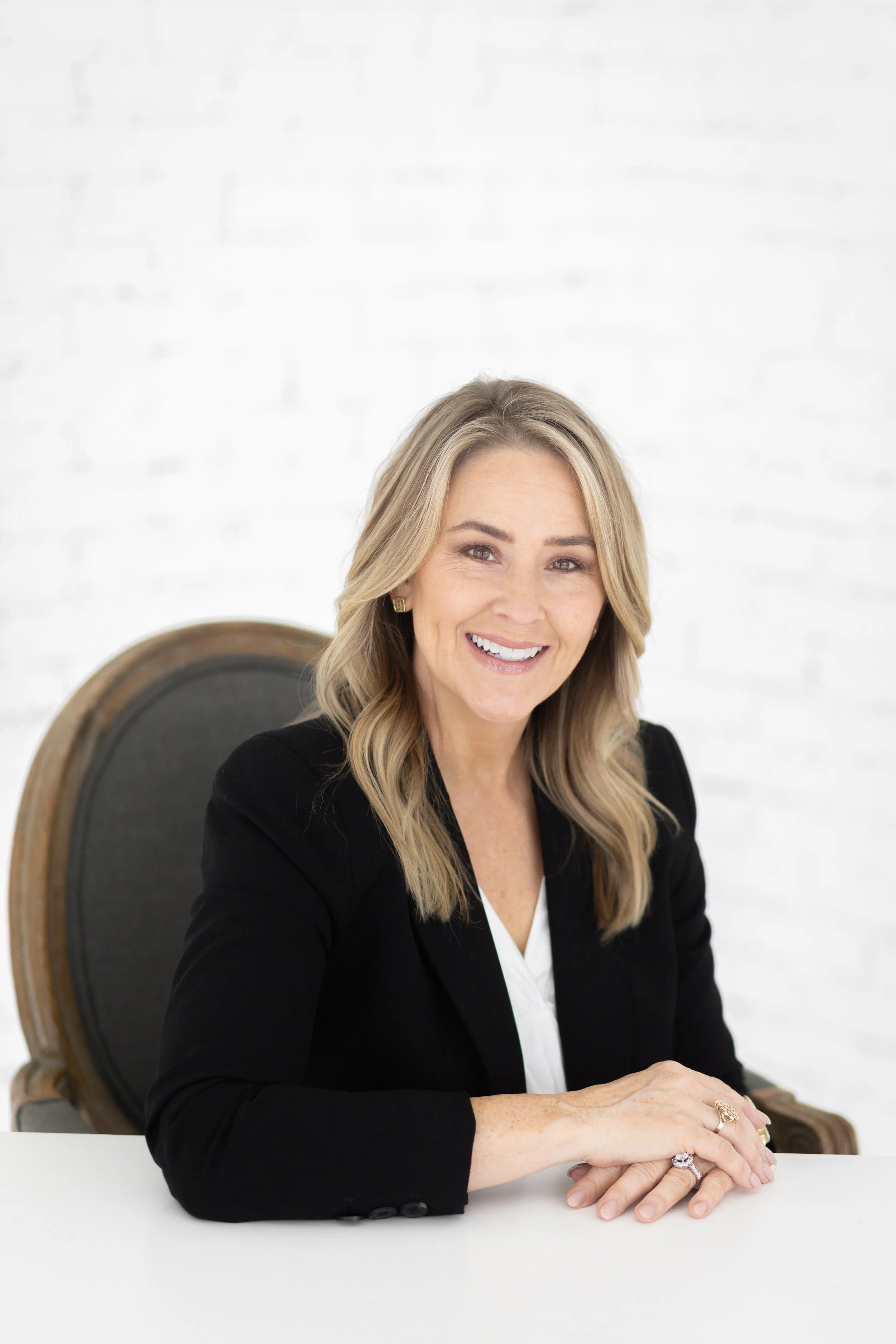 Lezlie Habern Headshot Mini Session-6.jpg