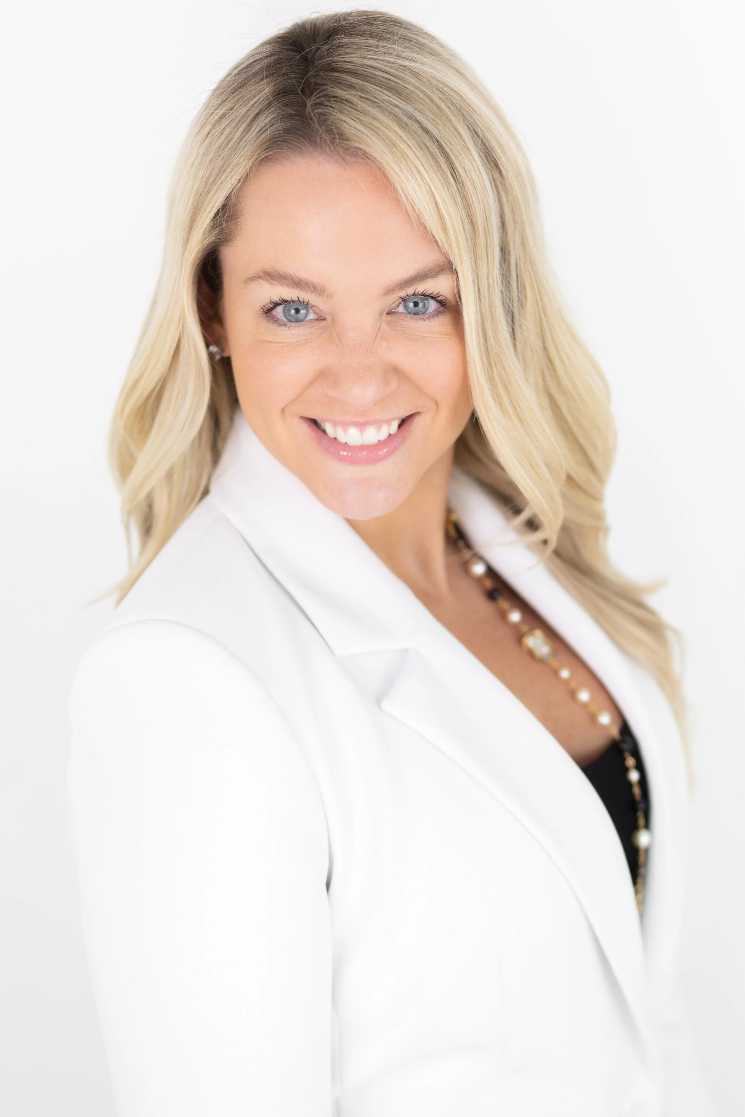 Jesselyn Hayes Headshot Mini Session-13.jpg