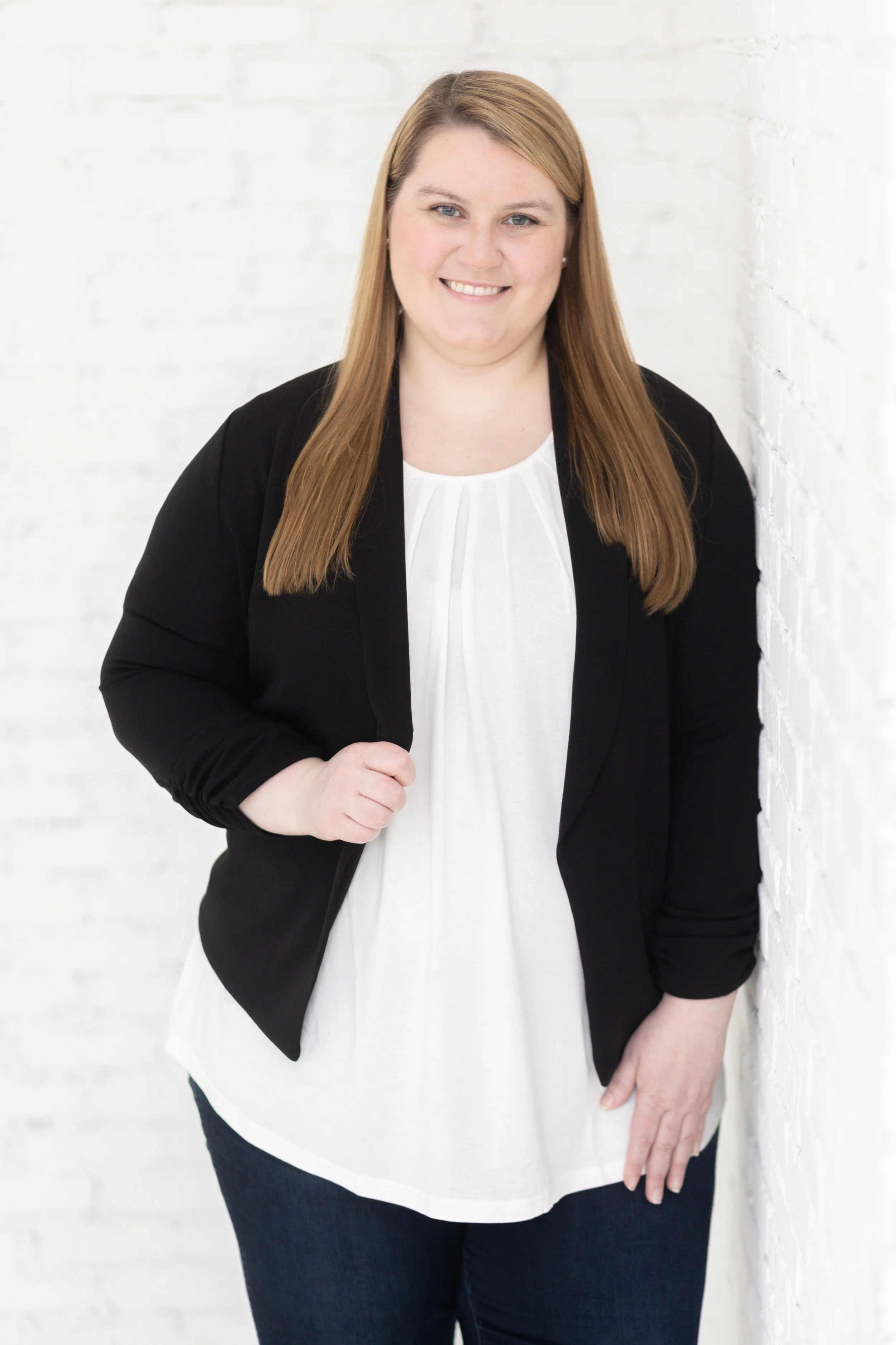 Lauren Conti Headshot Mini Session-11.jpg