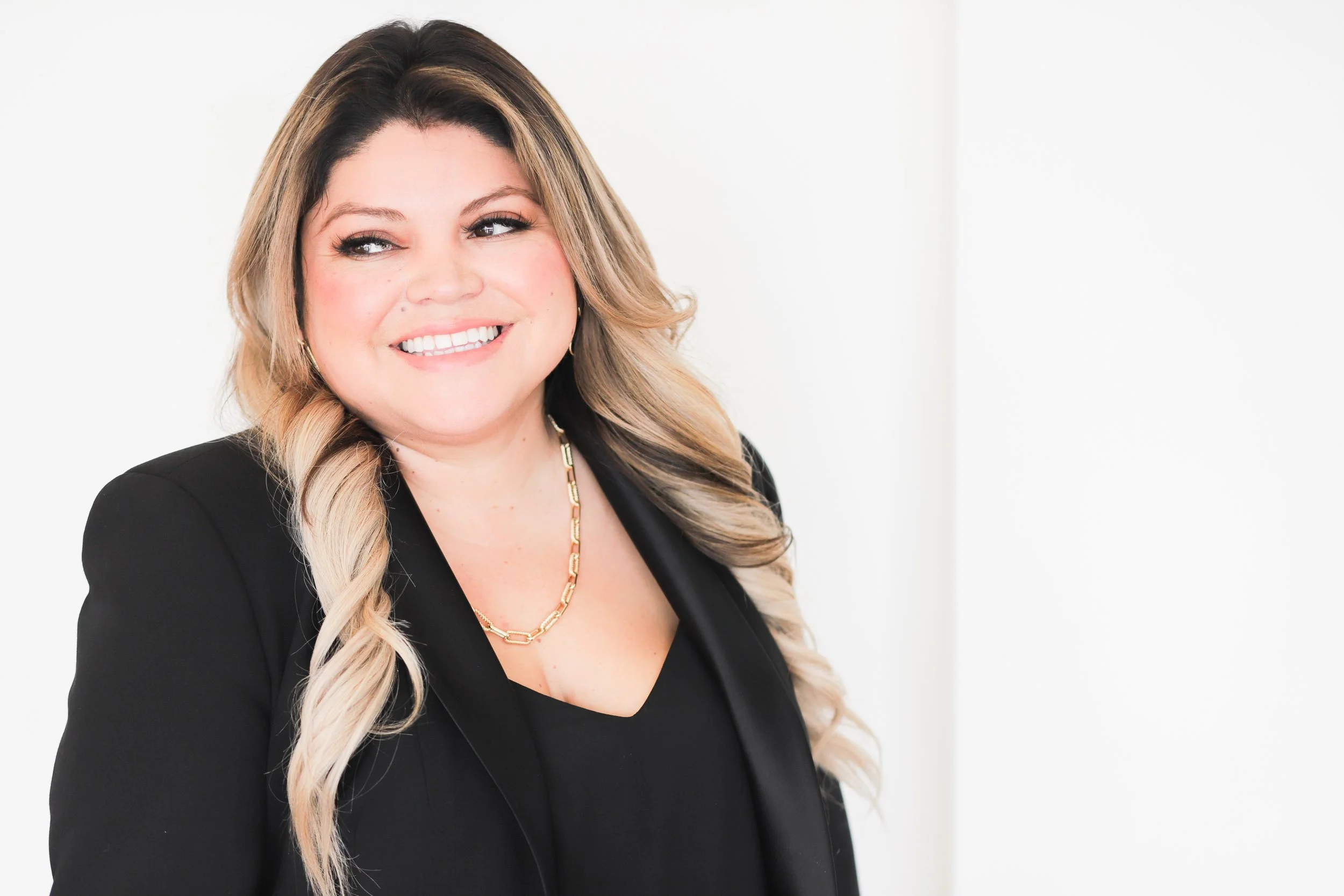 Venesa Acosta Branding Session-3.jpg