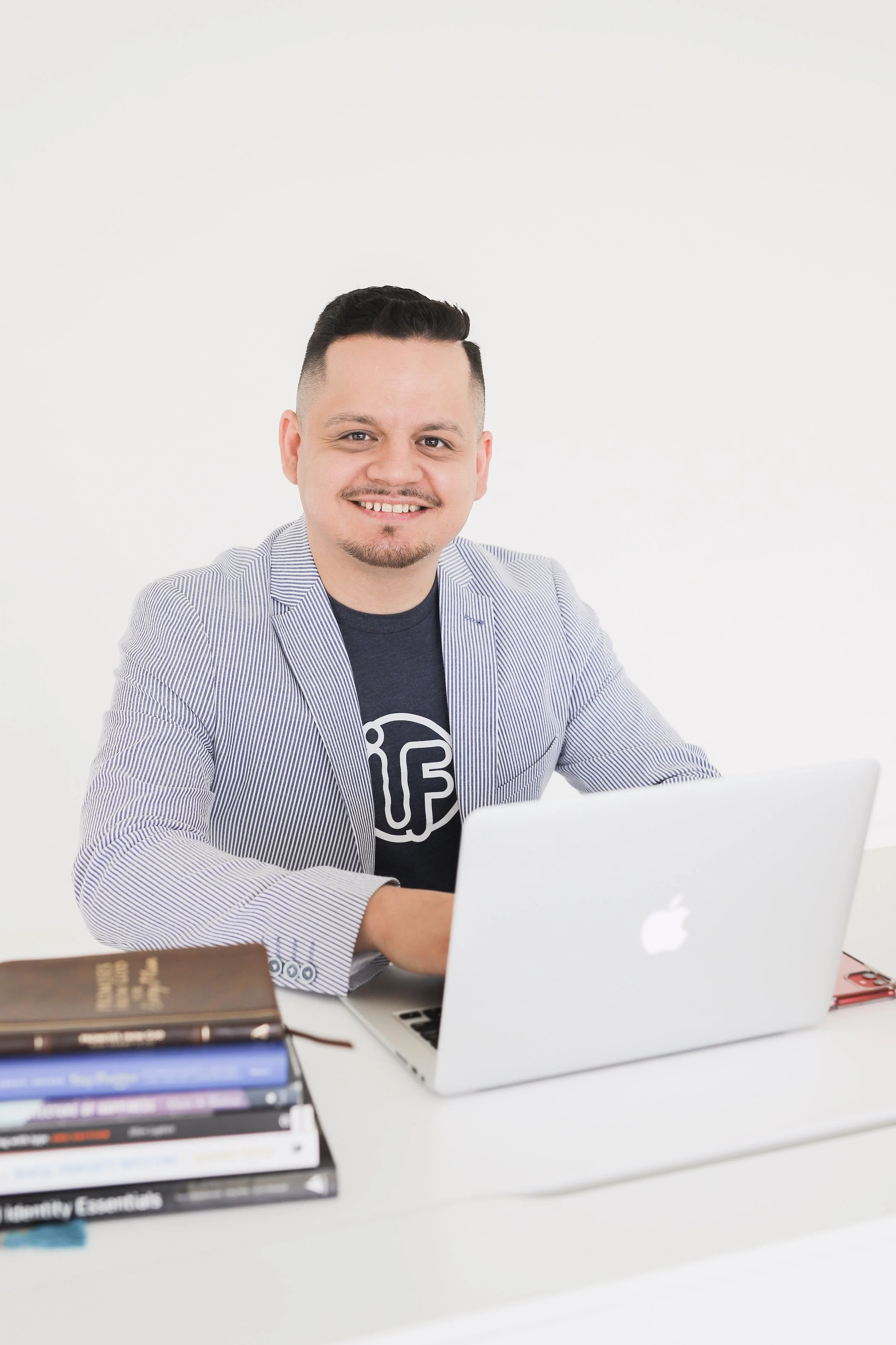 Alex Valle Mini Branding Session-17.jpg