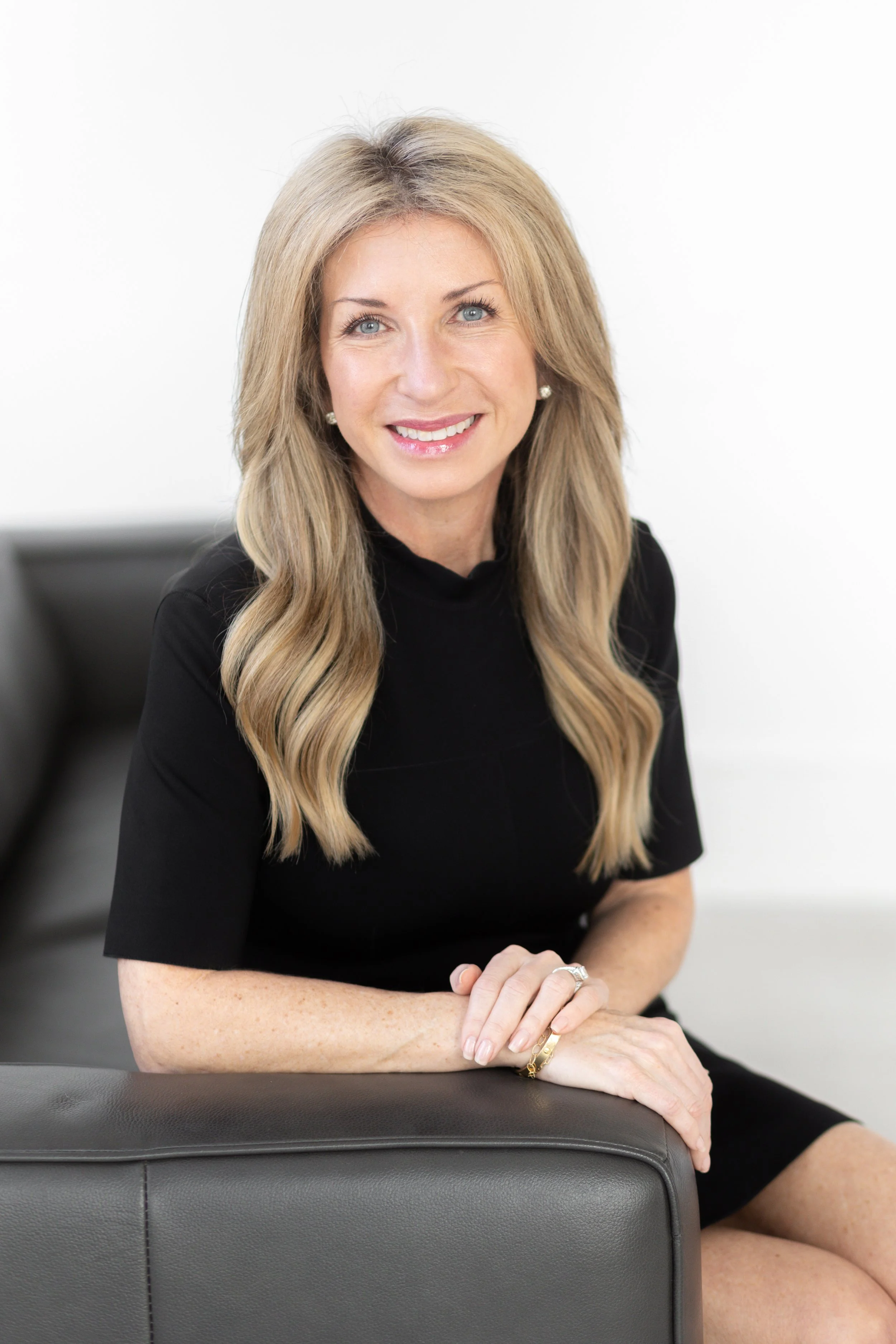 Penny Johnson Headshot Mini Session-15.jpg