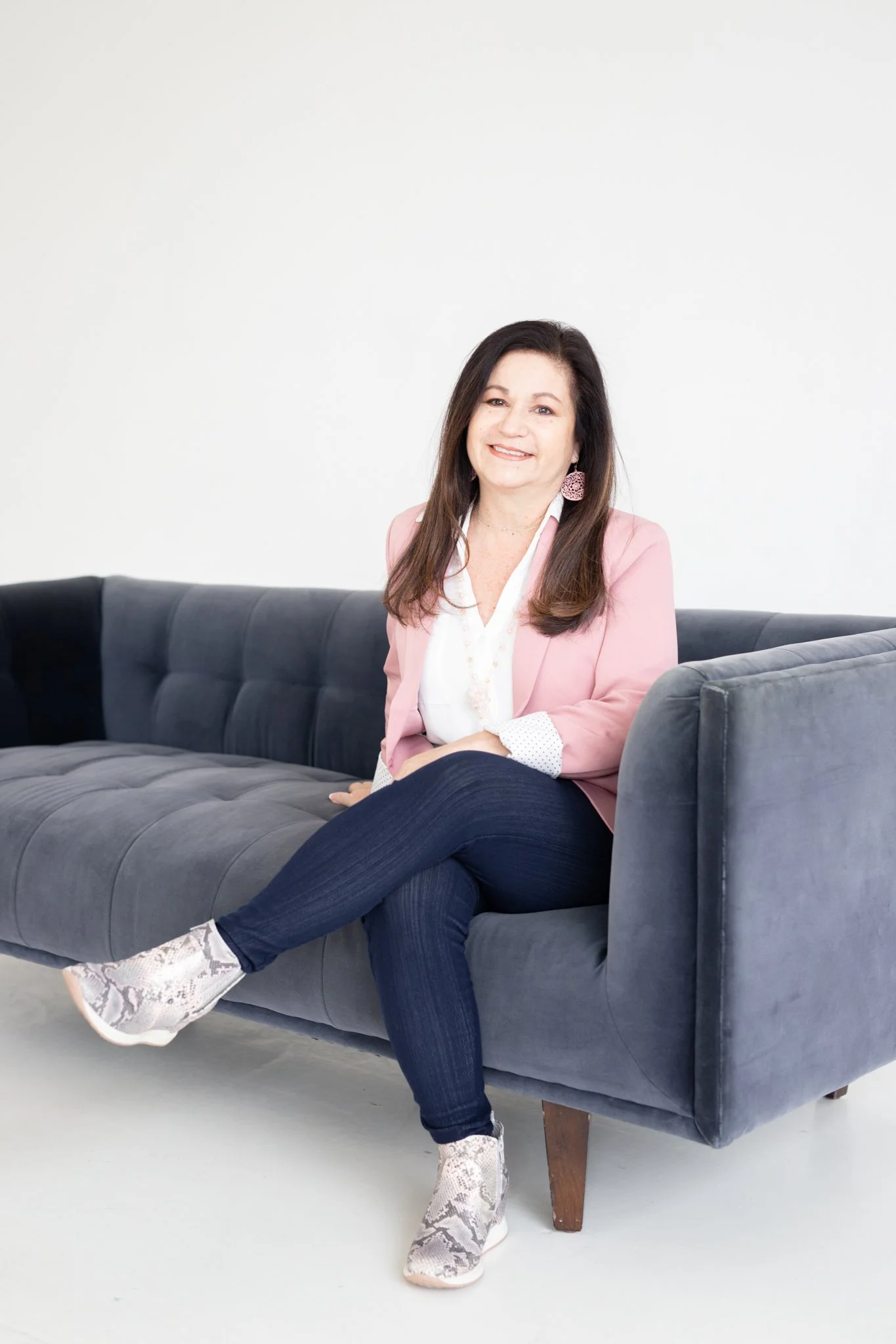 Amelia Valdez Branding Session -12.jpg