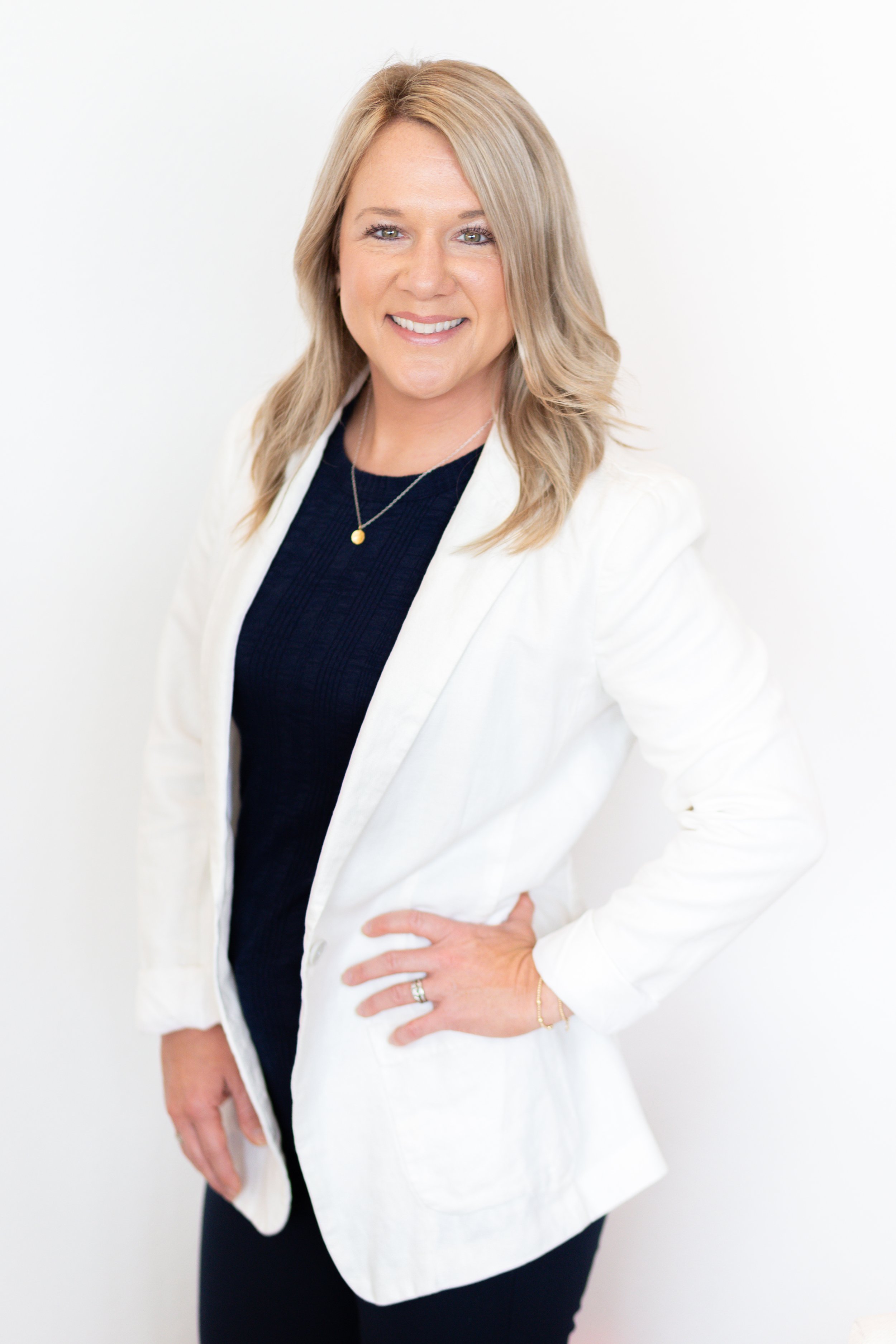 Tomie Fox Branding Session-13.jpg