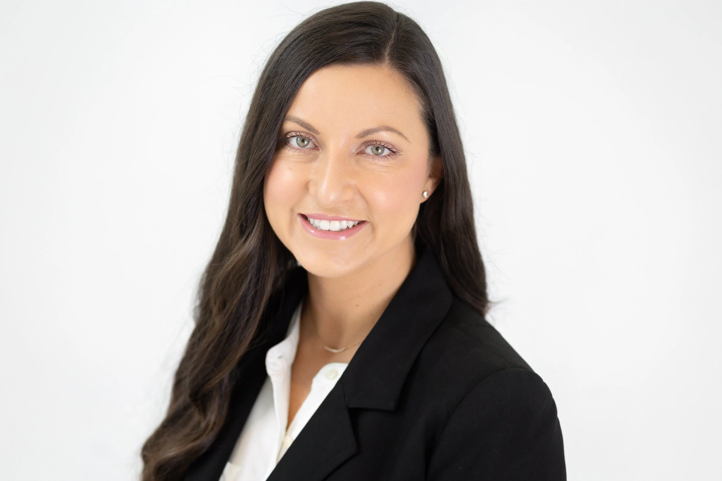 Lauren Edmisson Headshot Mini Session-8.jpg