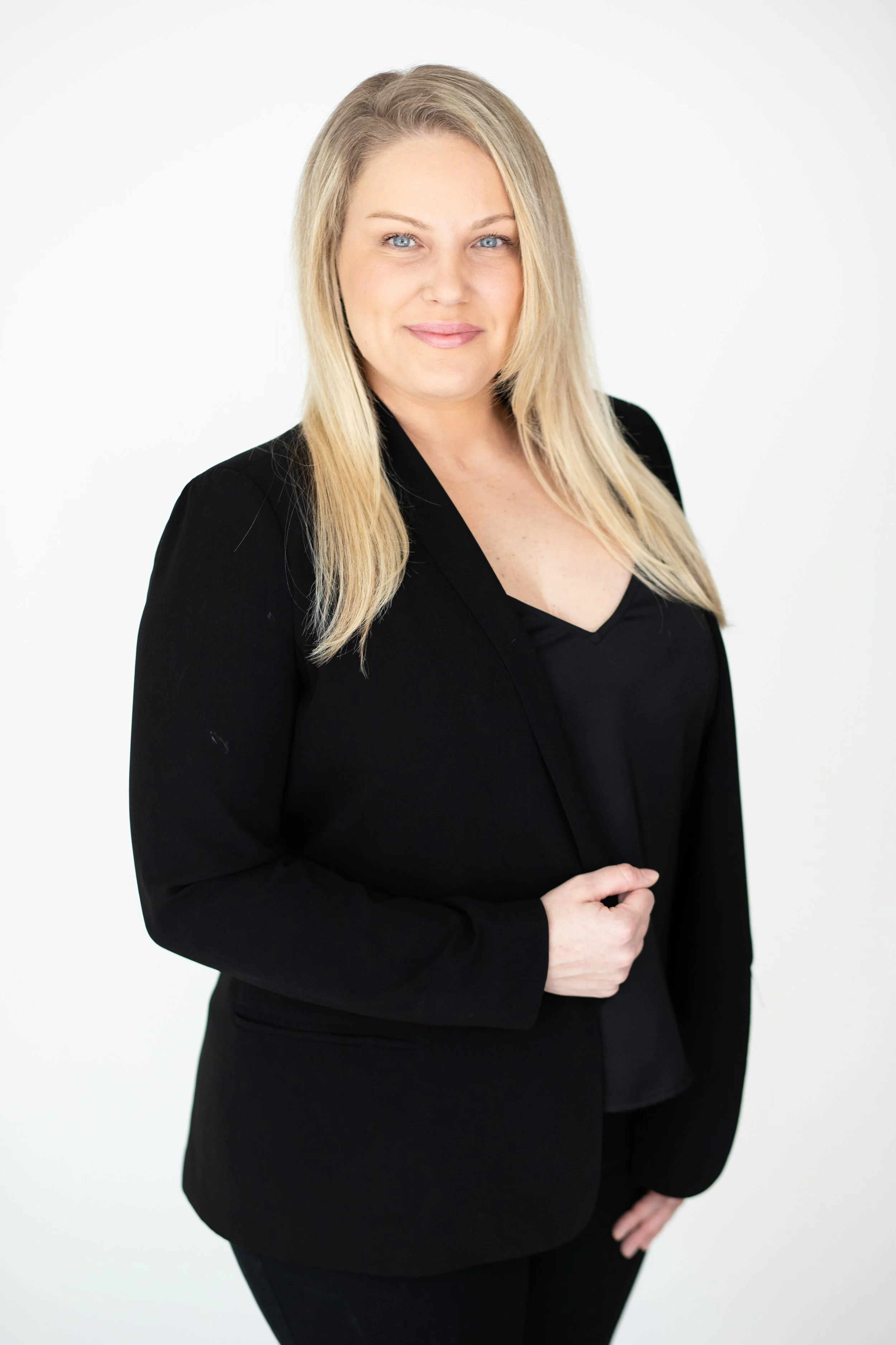 Laura Ciardetti Headshot session-8.jpg