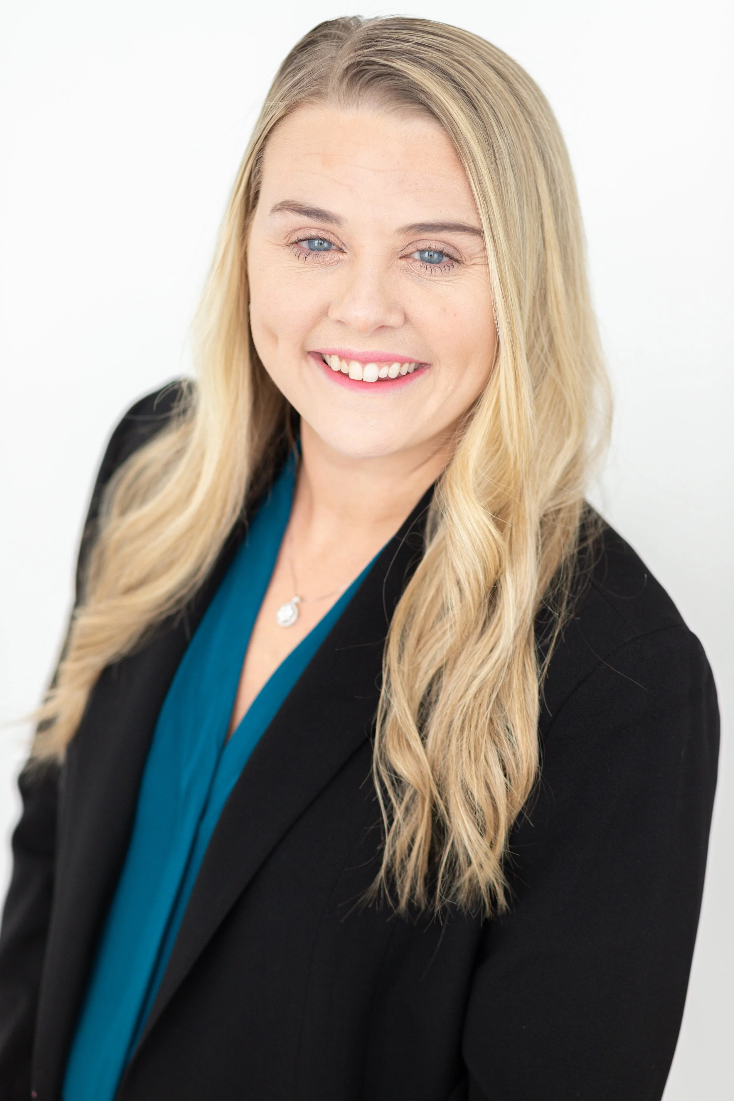 Kelsey Billings Headshot Mini Session-2.jpg