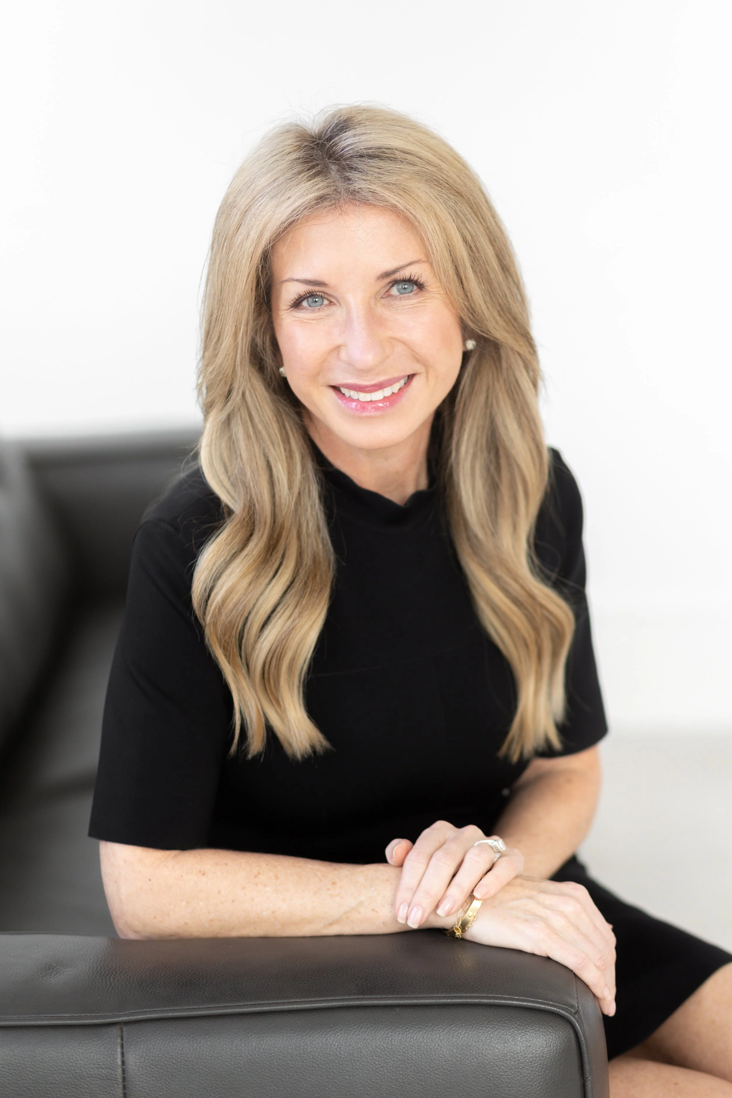 Penny Johnson Headshot Mini Session-17.jpg