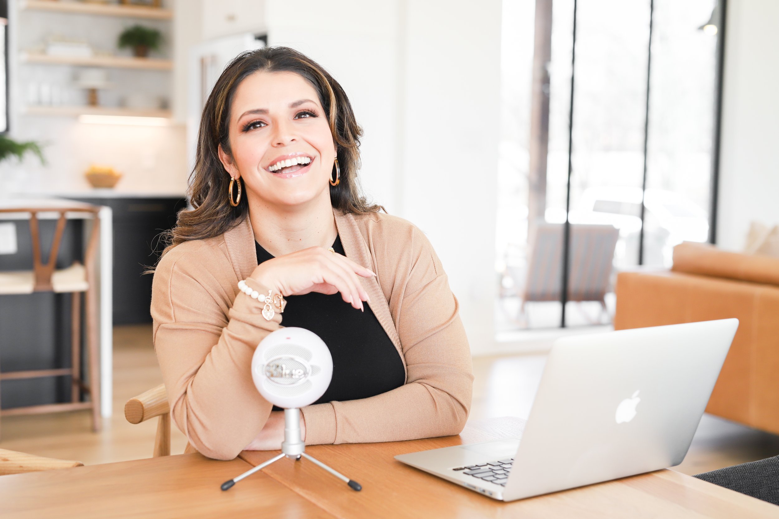 Erica Anaya Branding Session-34.jpg