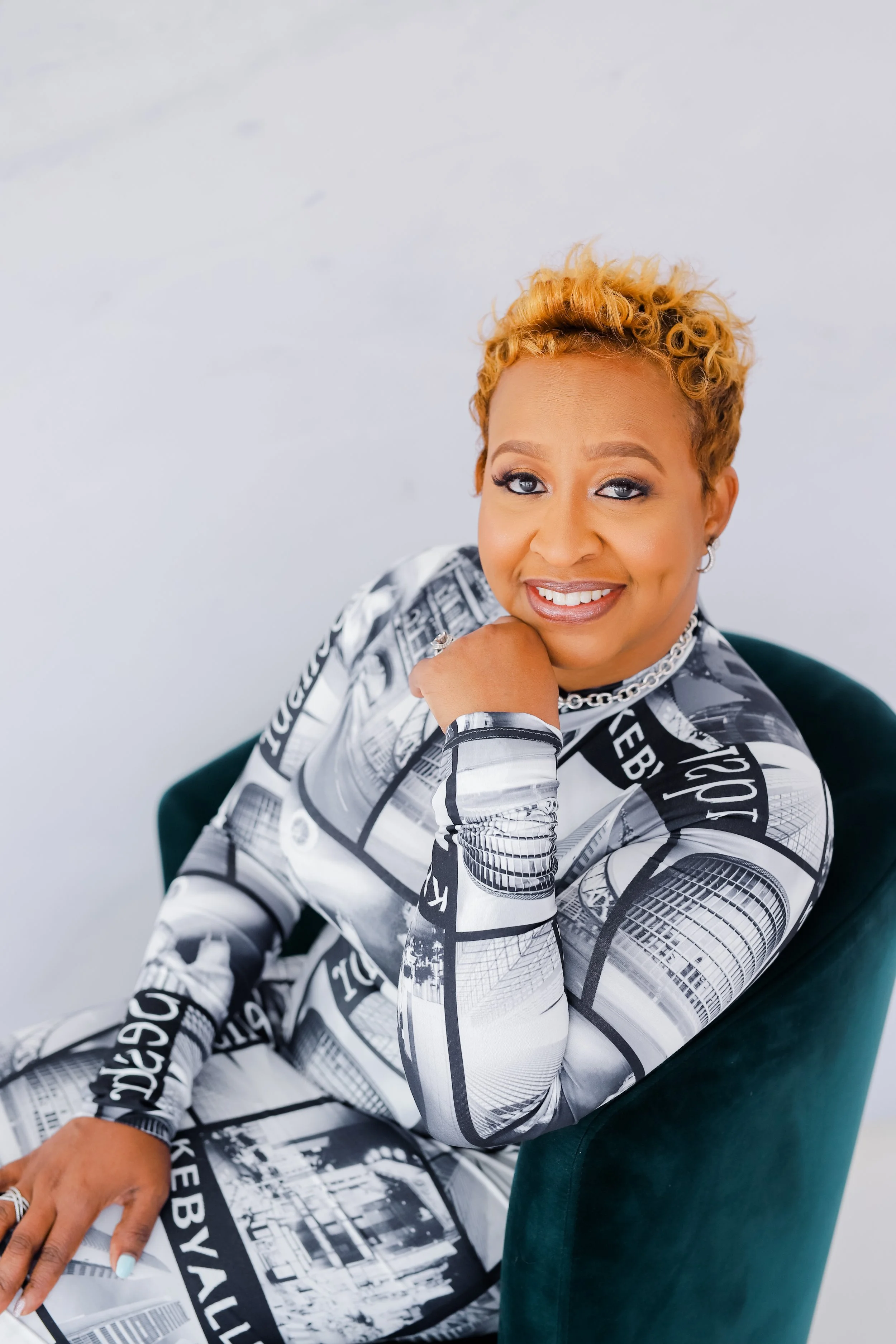 Shivonne Carolina Branding Session-54.jpg