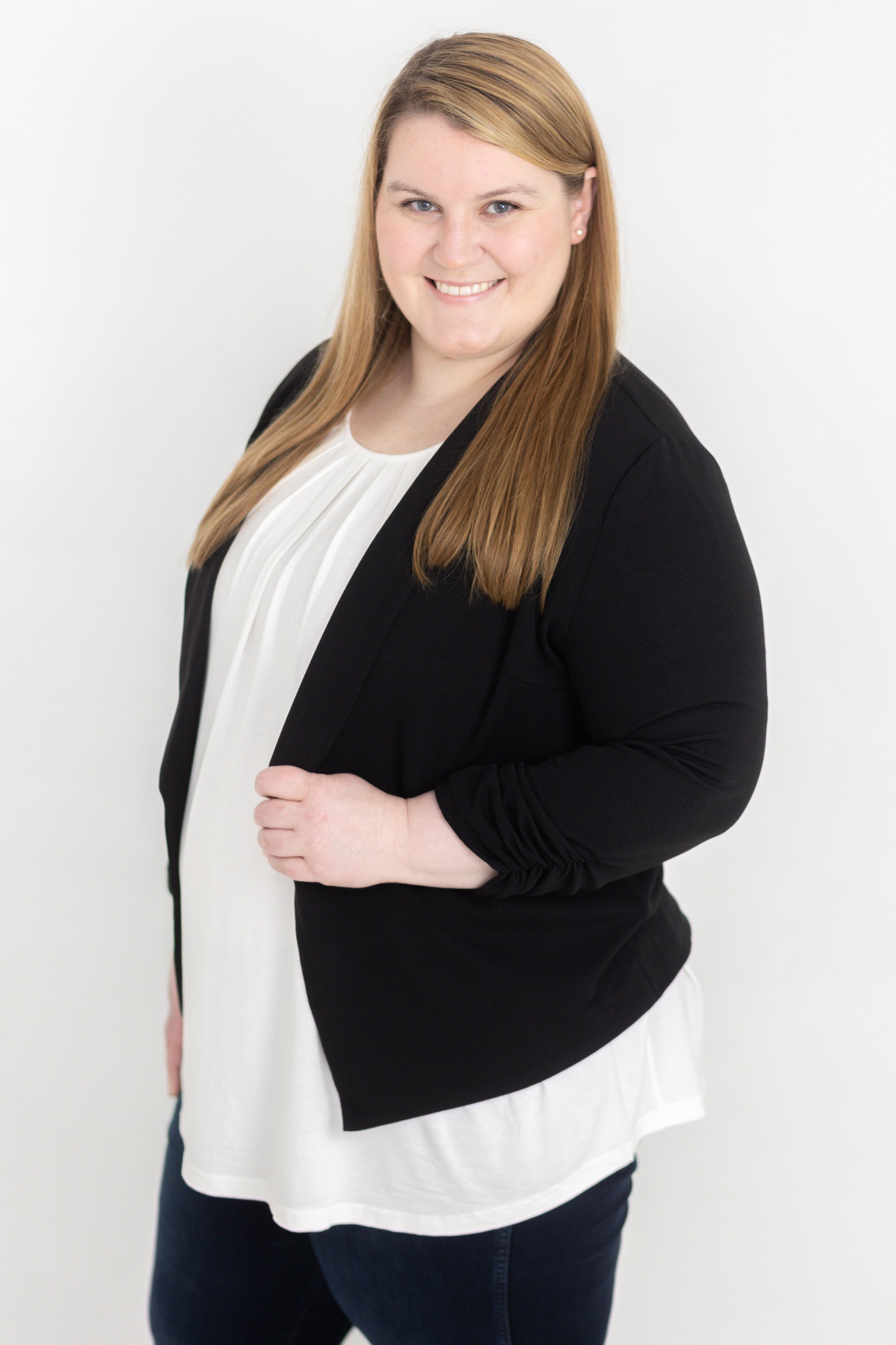 Lauren Conti Headshot Mini Session-5.jpg