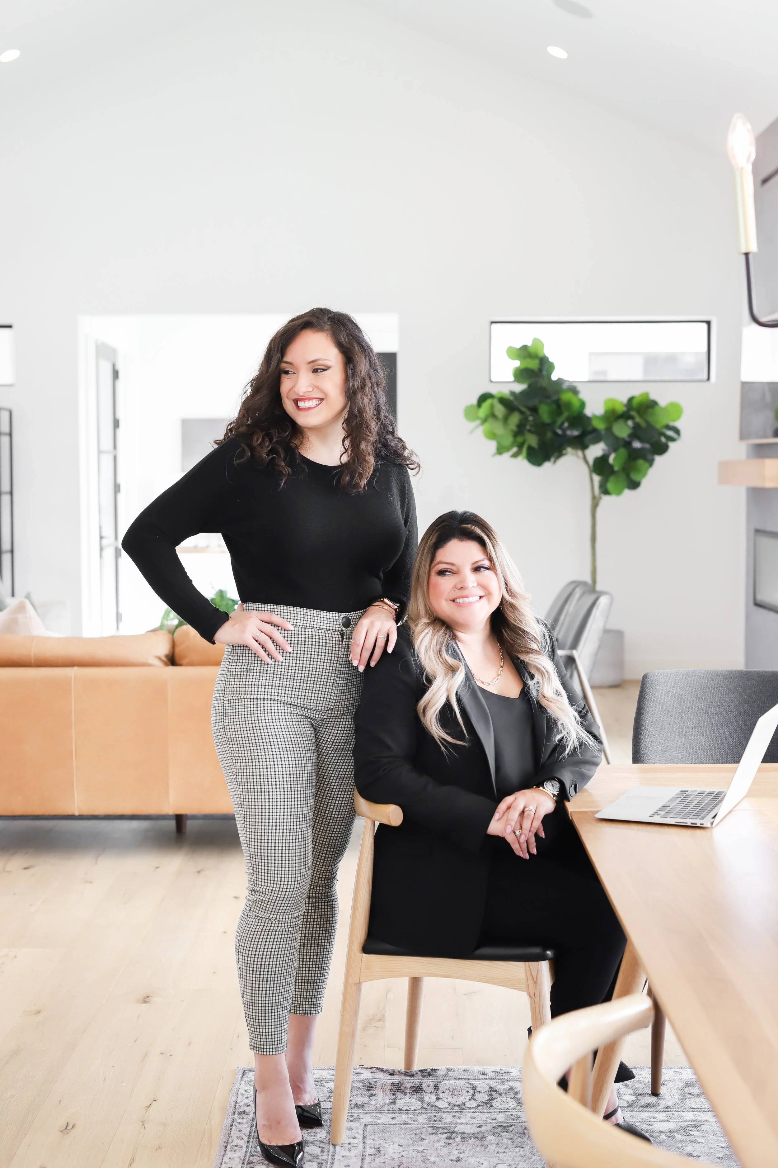 Venesa Acosta Branding Session-38.jpg