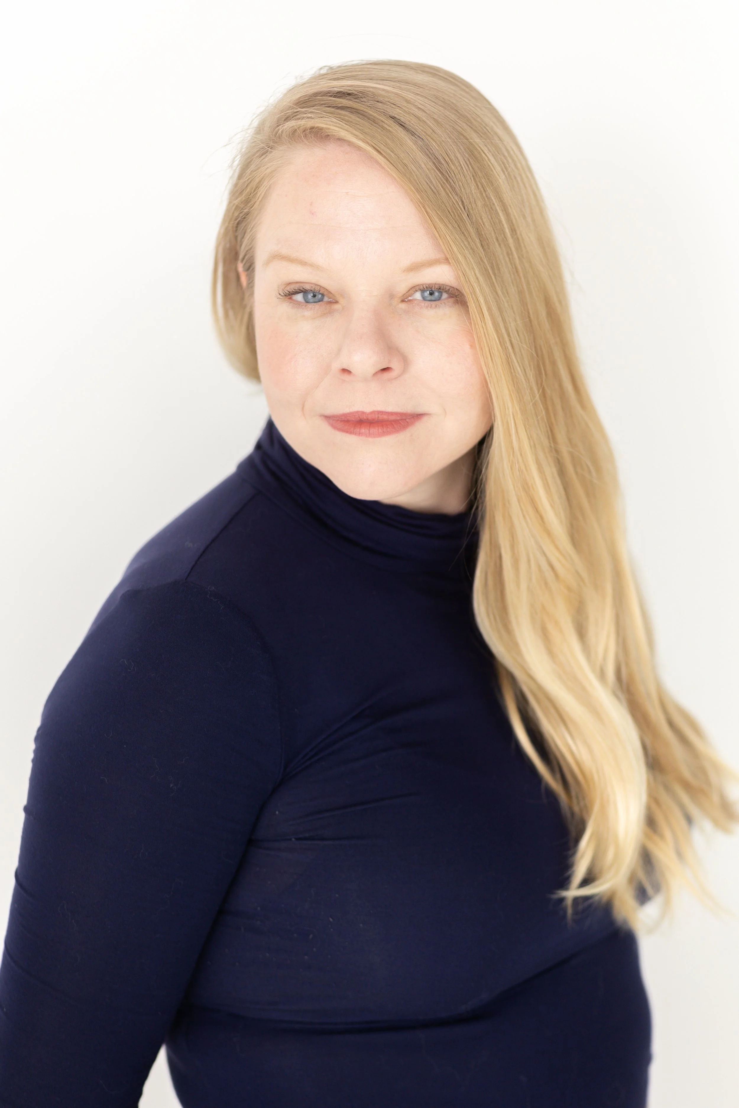 Lauren Olechna Headshot Mini Session-6.jpg