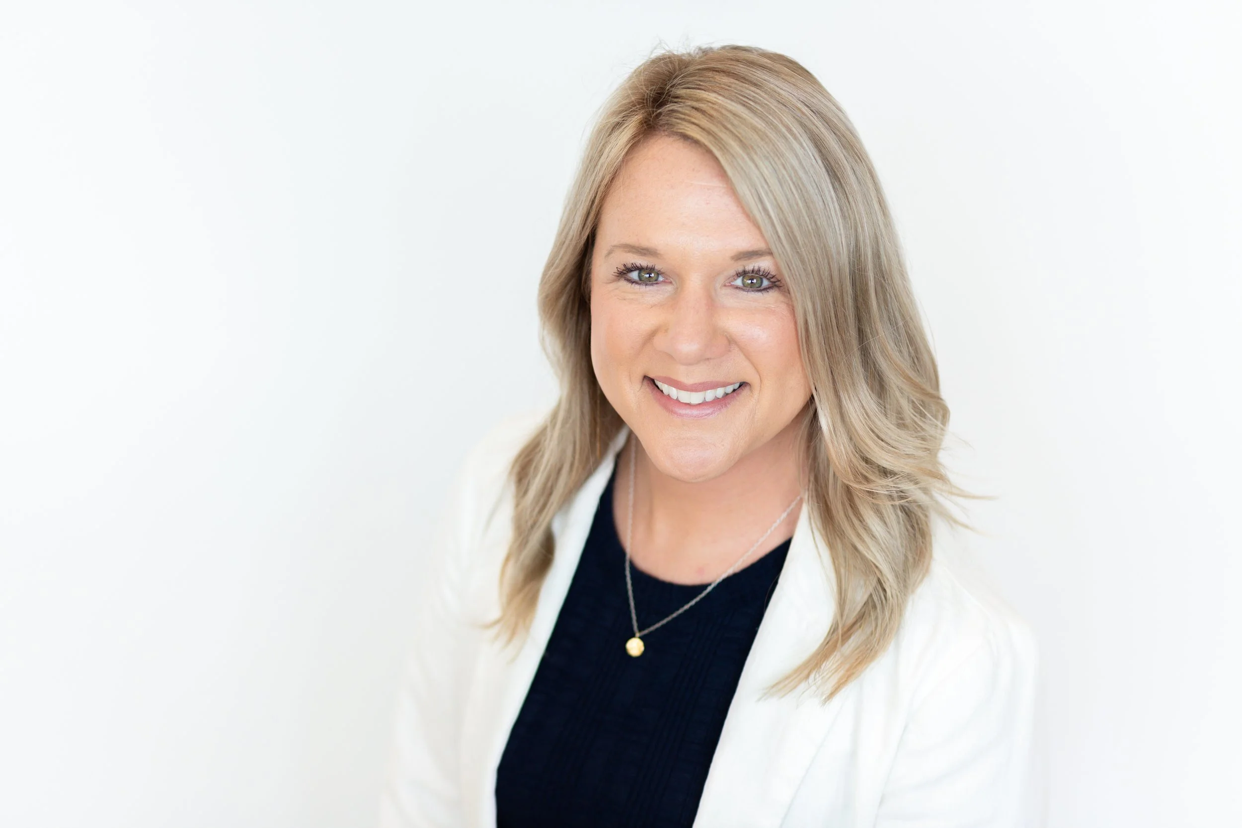 Tomie Fox Branding Session-11.jpg