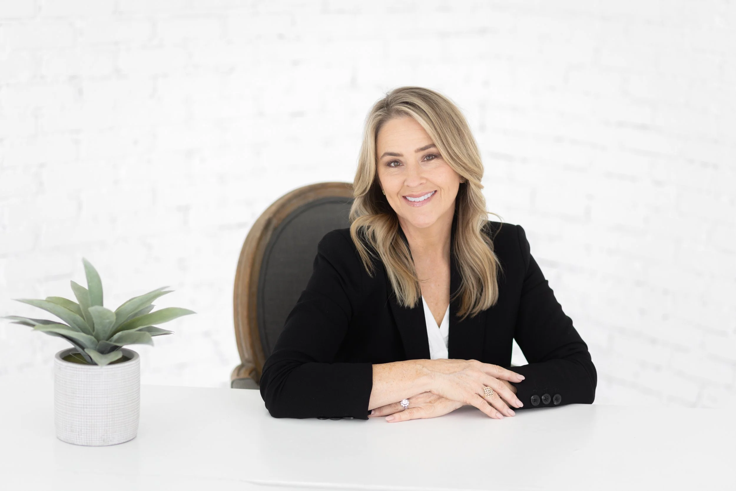 Lezlie Habern Headshot Mini Session-2.jpg