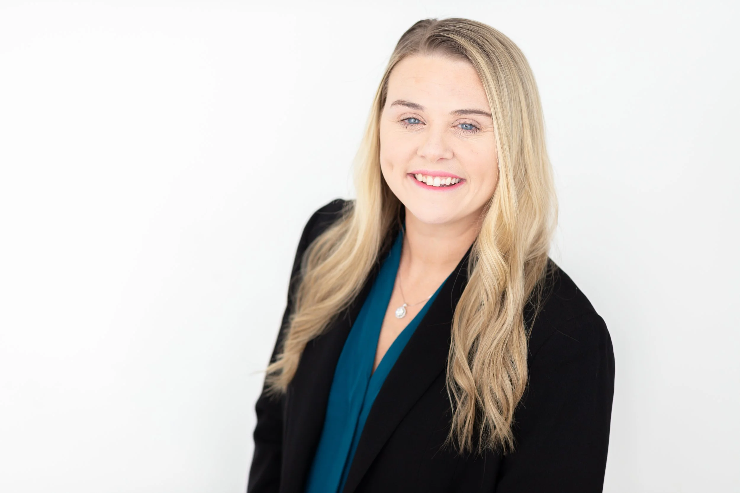 Kelsey Billings Headshot Mini Session-4.jpg