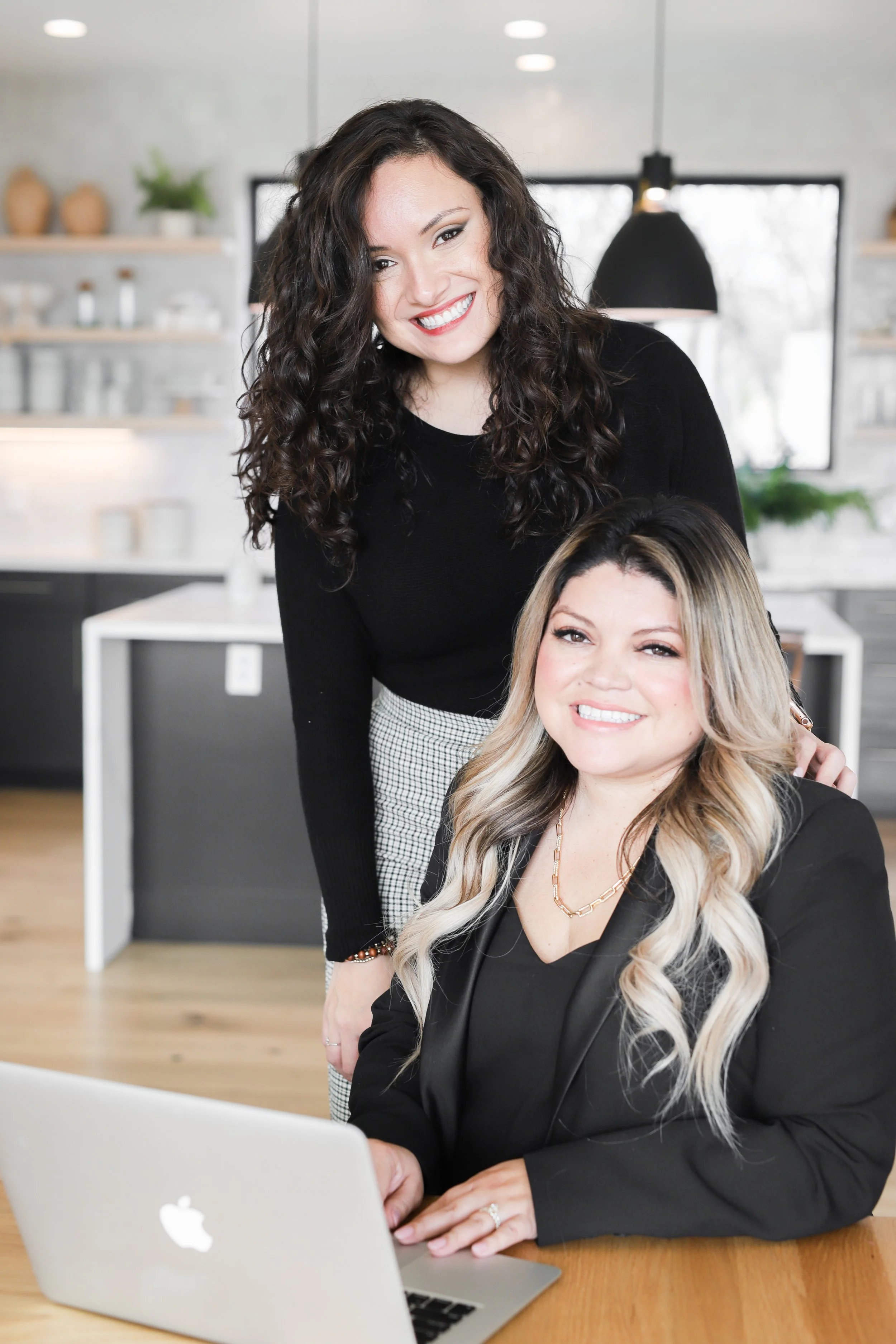 Venesa Acosta Branding Session-35.jpg