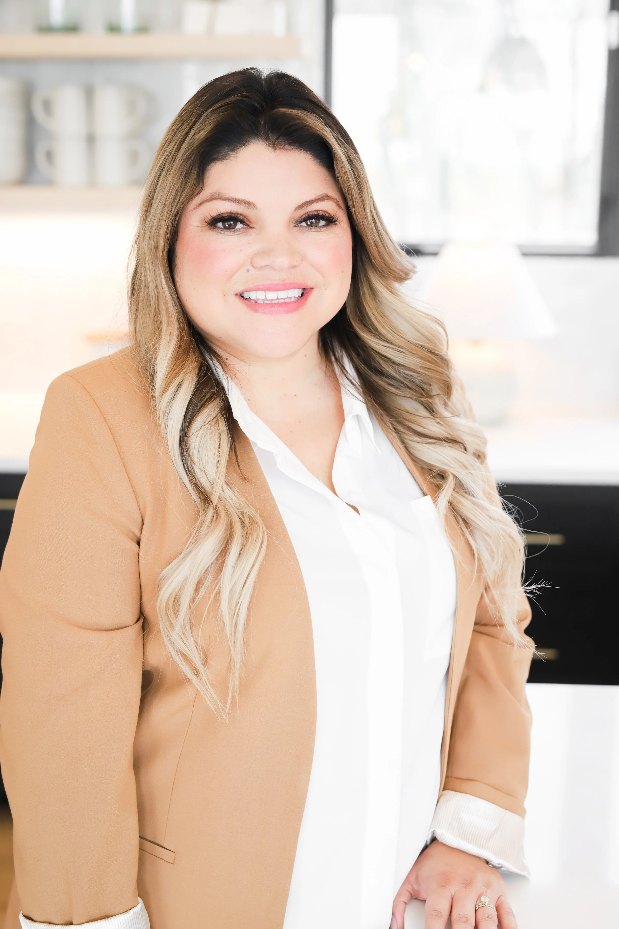 Venesa Acosta Branding Session-105.jpg