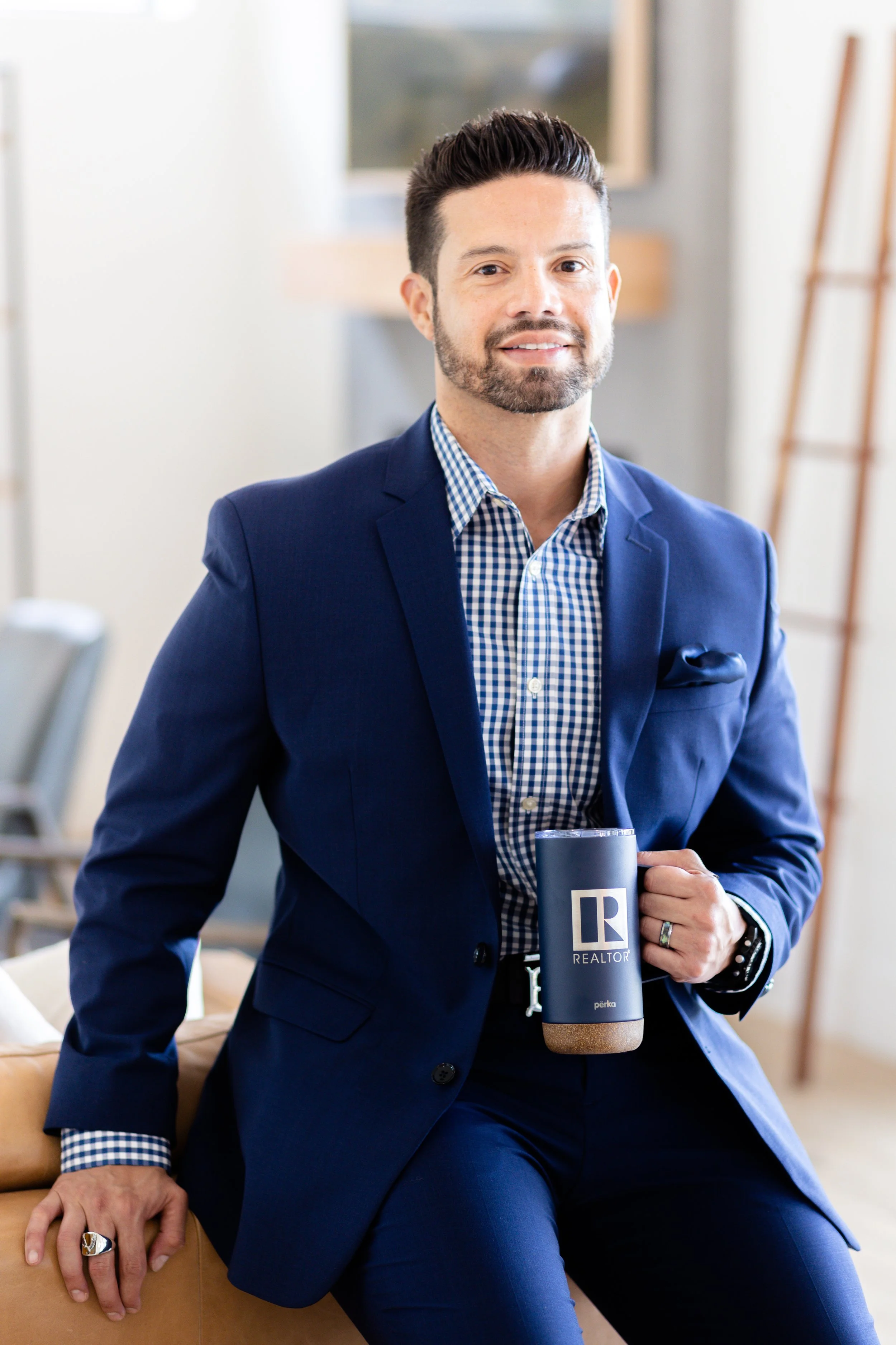 Gustavo Farrach Branding Session-104.jpg