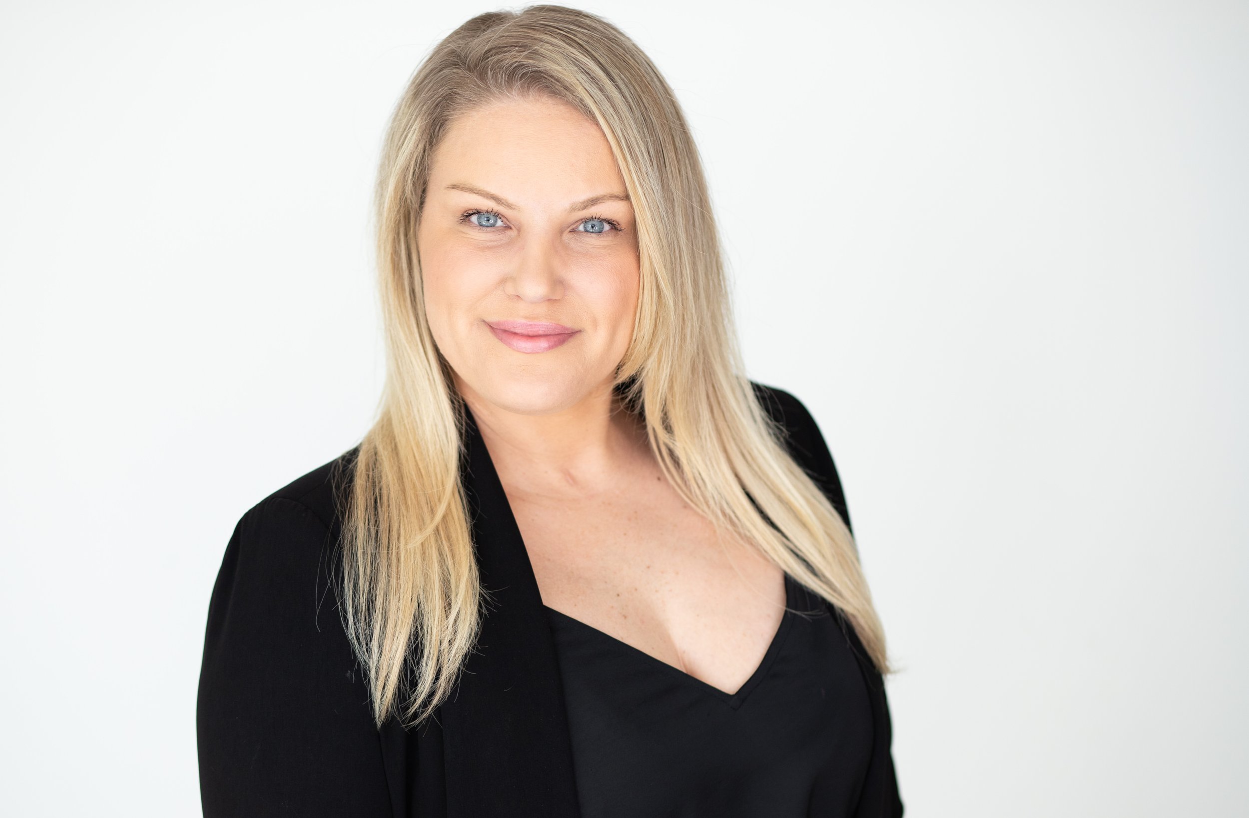 Laura Ciardetti Headshot session-6.jpg